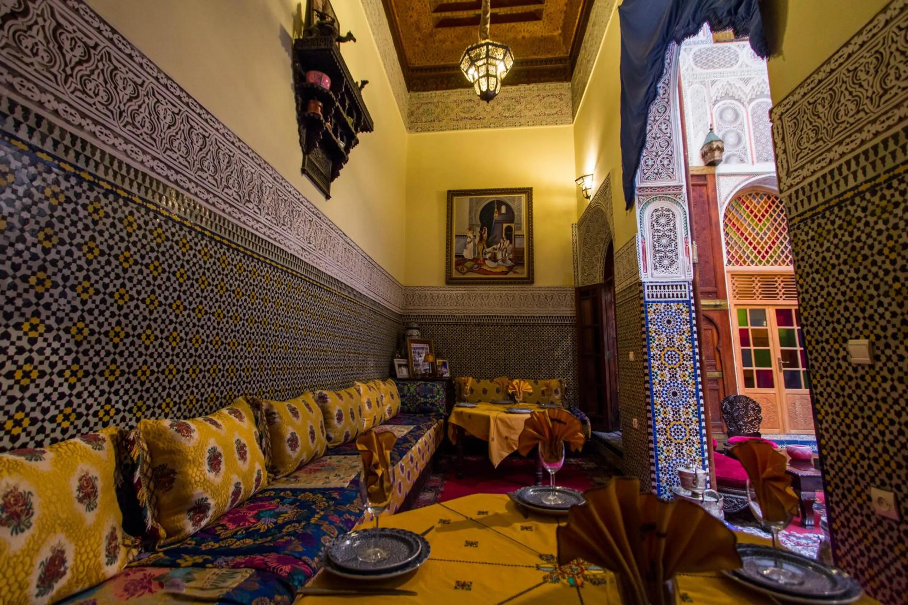 Restaurant/places to eat in Riad Ibn Khaldoun