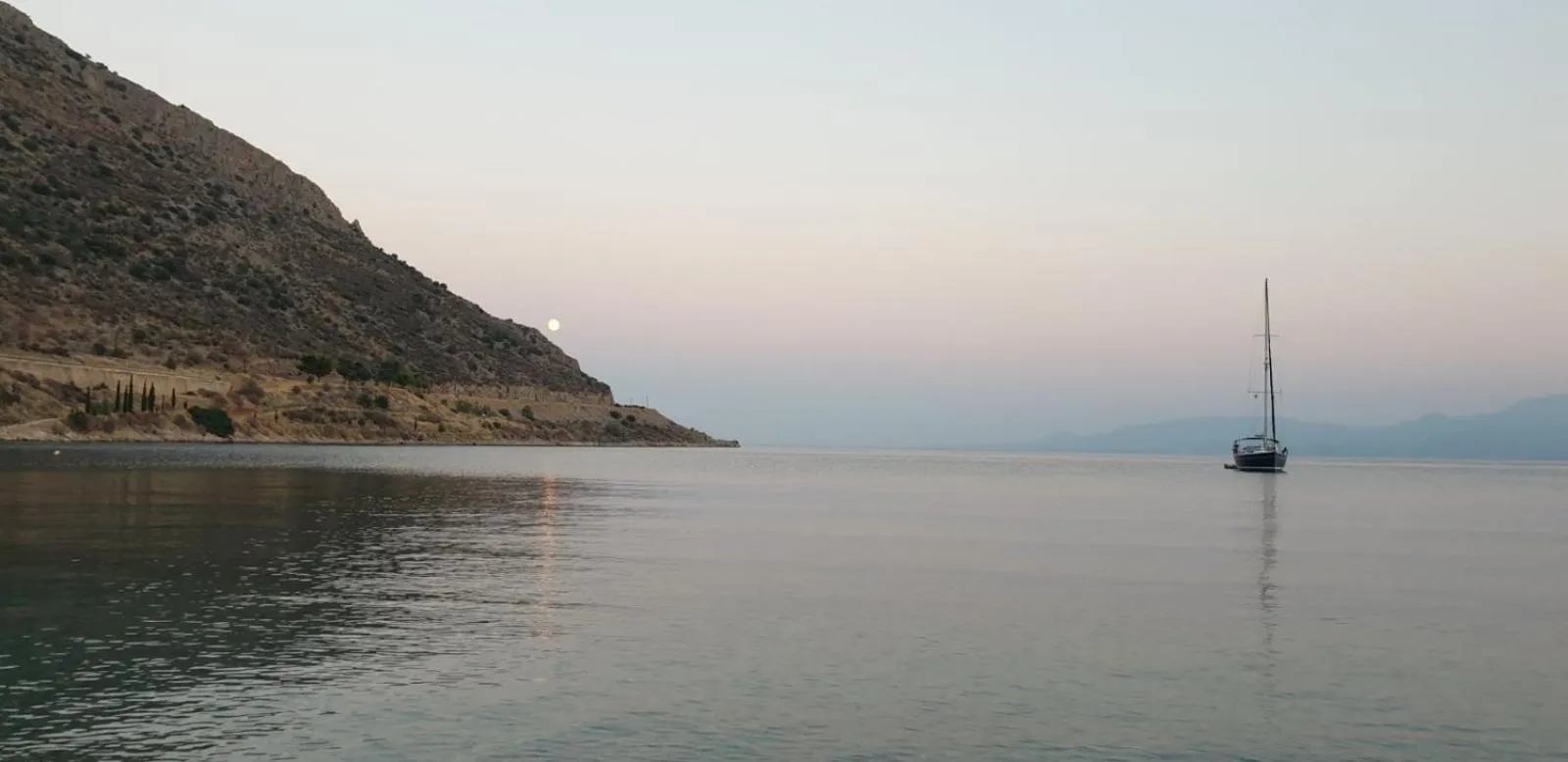 ''EPAVLIS boutique GALAXIDI''