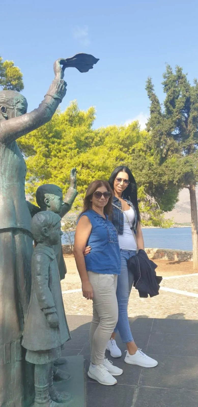 ''EPAVLIS boutique GALAXIDI''