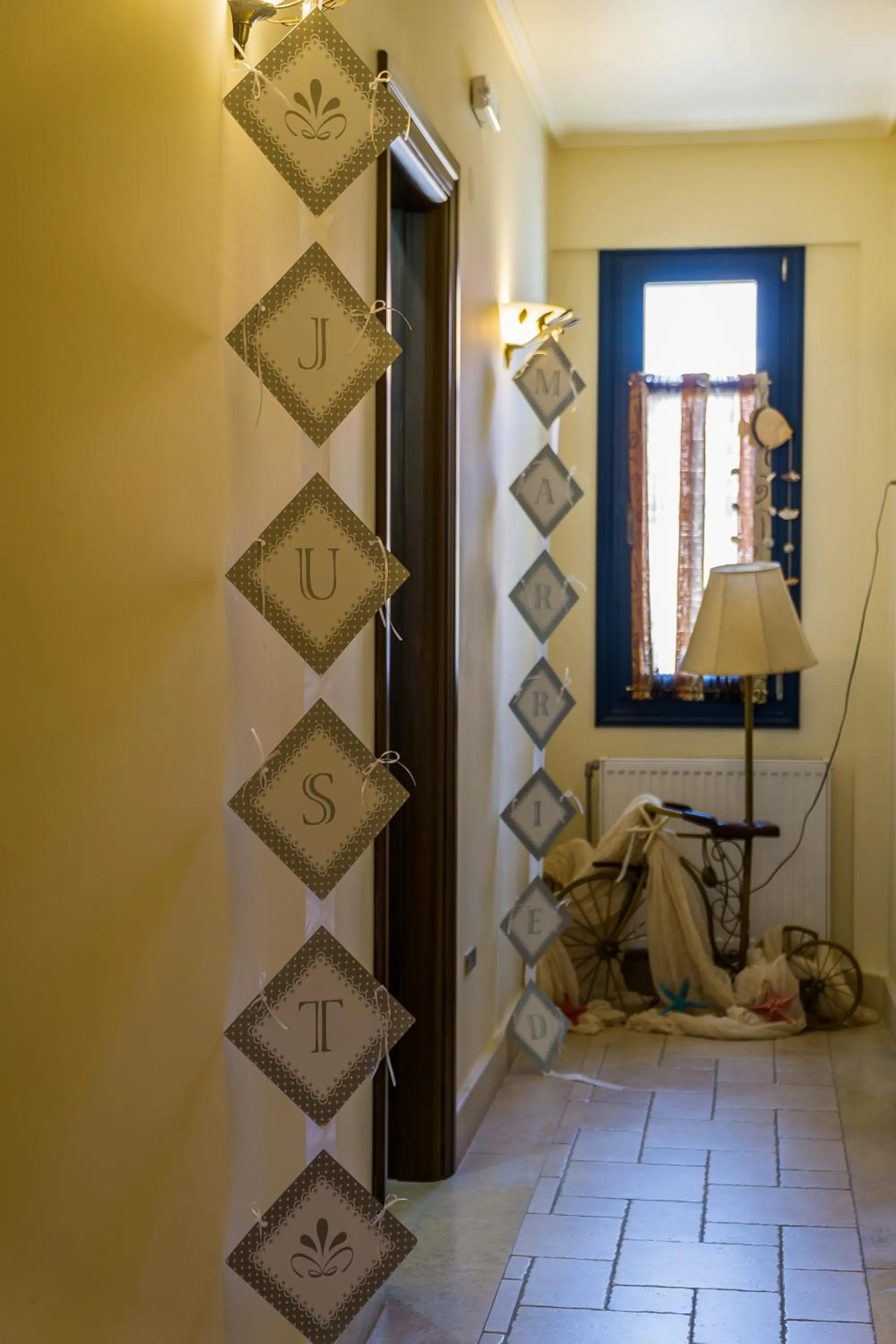 ''EPAVLIS boutique GALAXIDI''