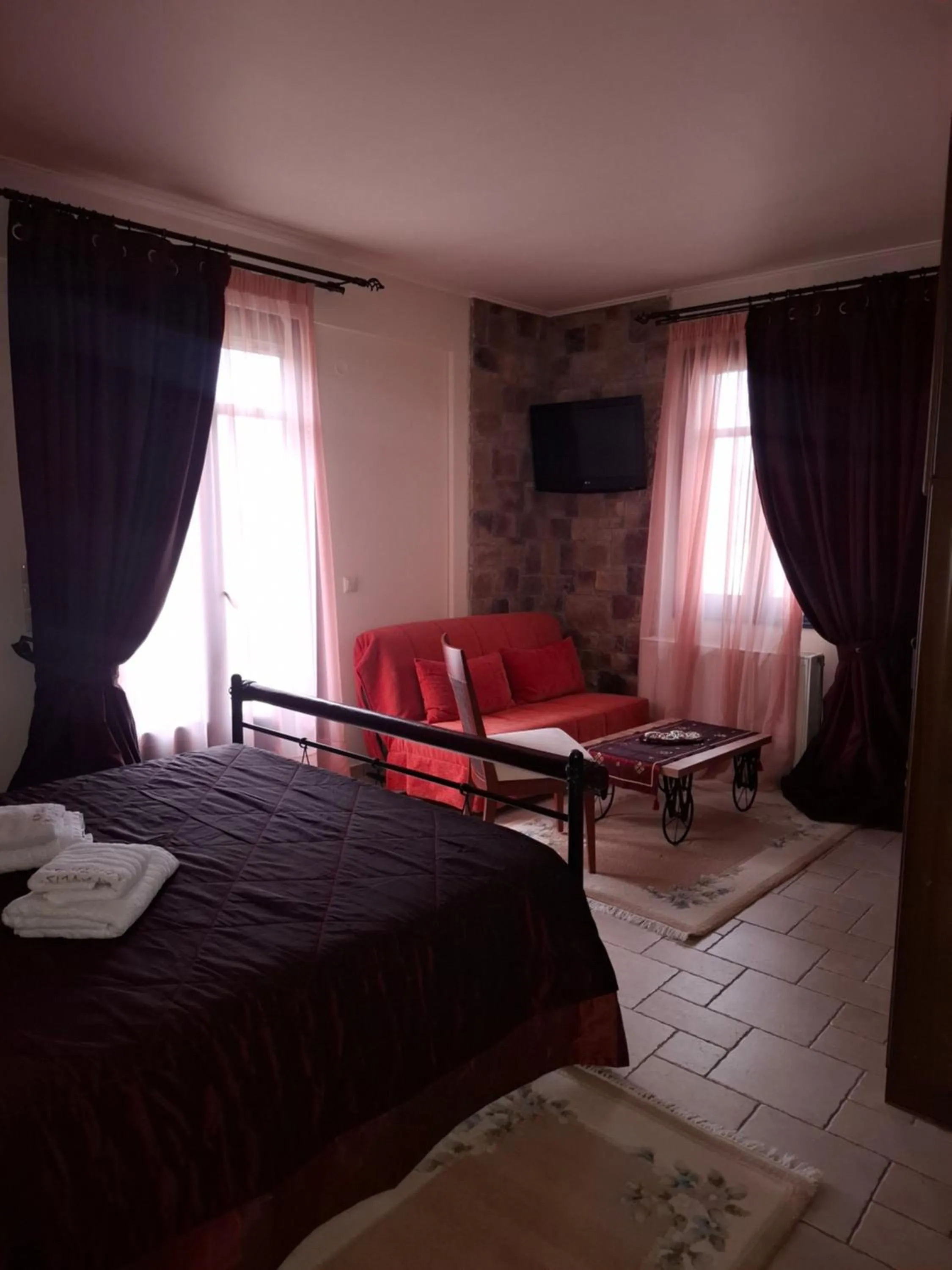 Bed in ''EPAVLIS boutique GALAXIDI''