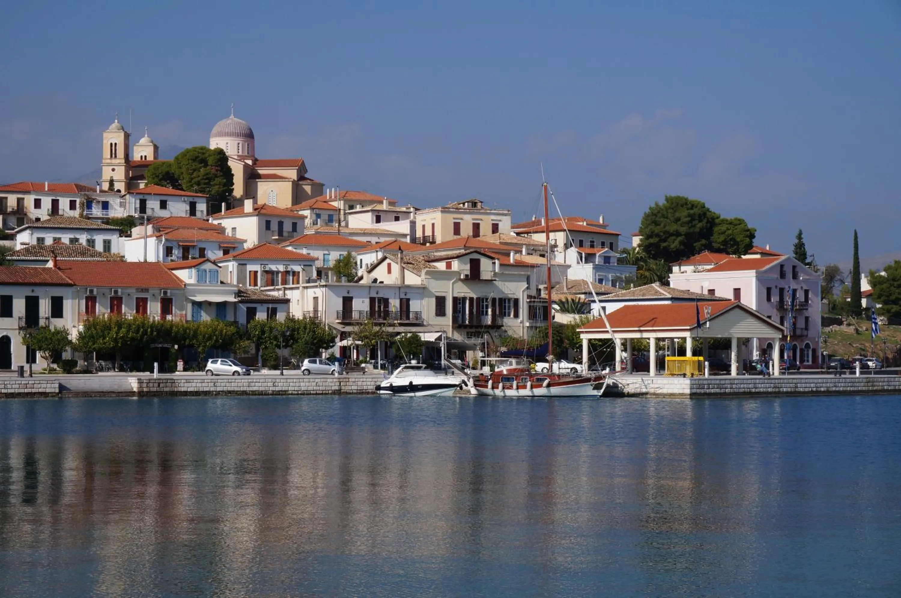 Nearby landmark in ''EPAVLIS boutique GALAXIDI''