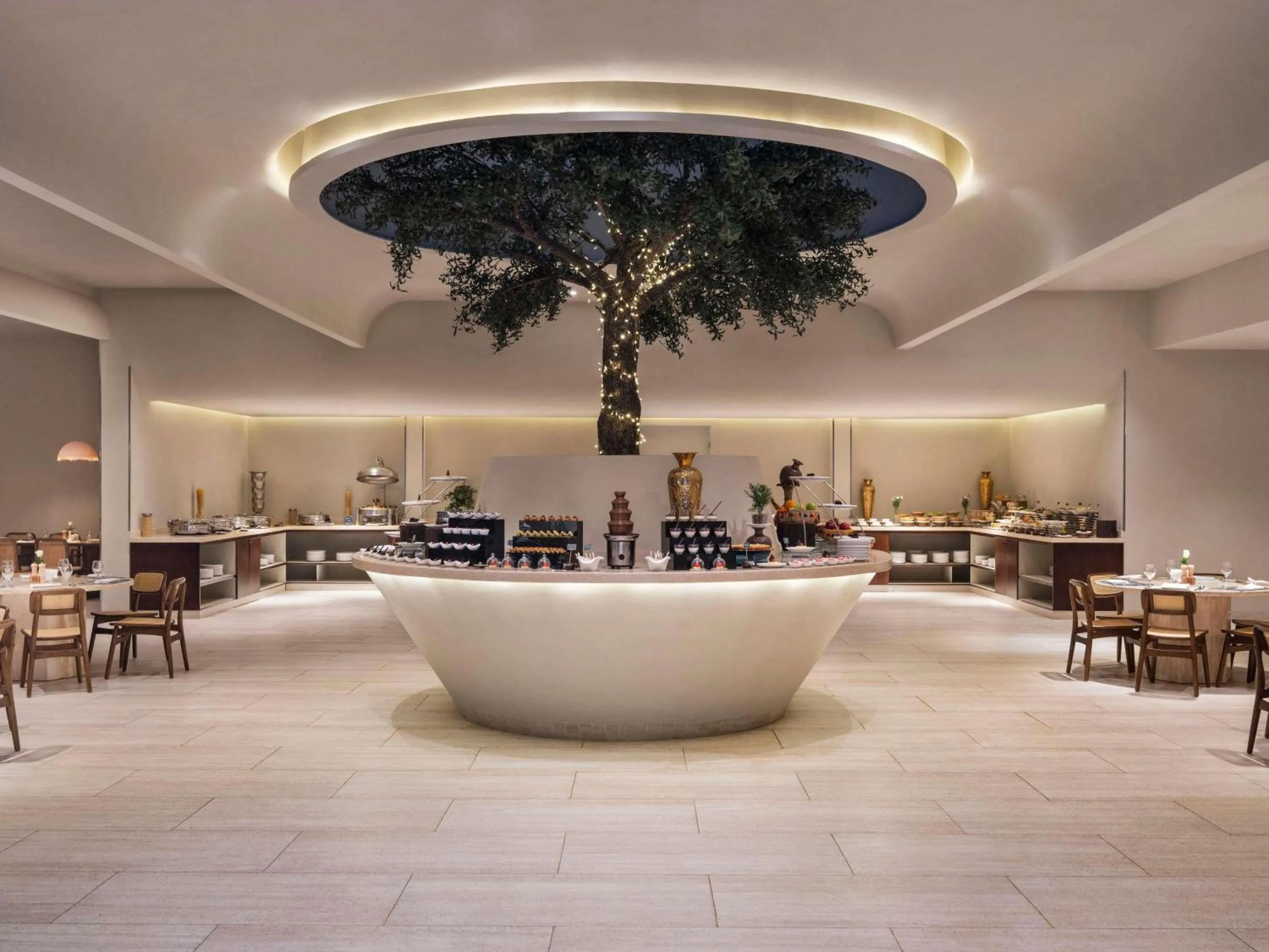 Restaurant/places to eat in Shaden Resort