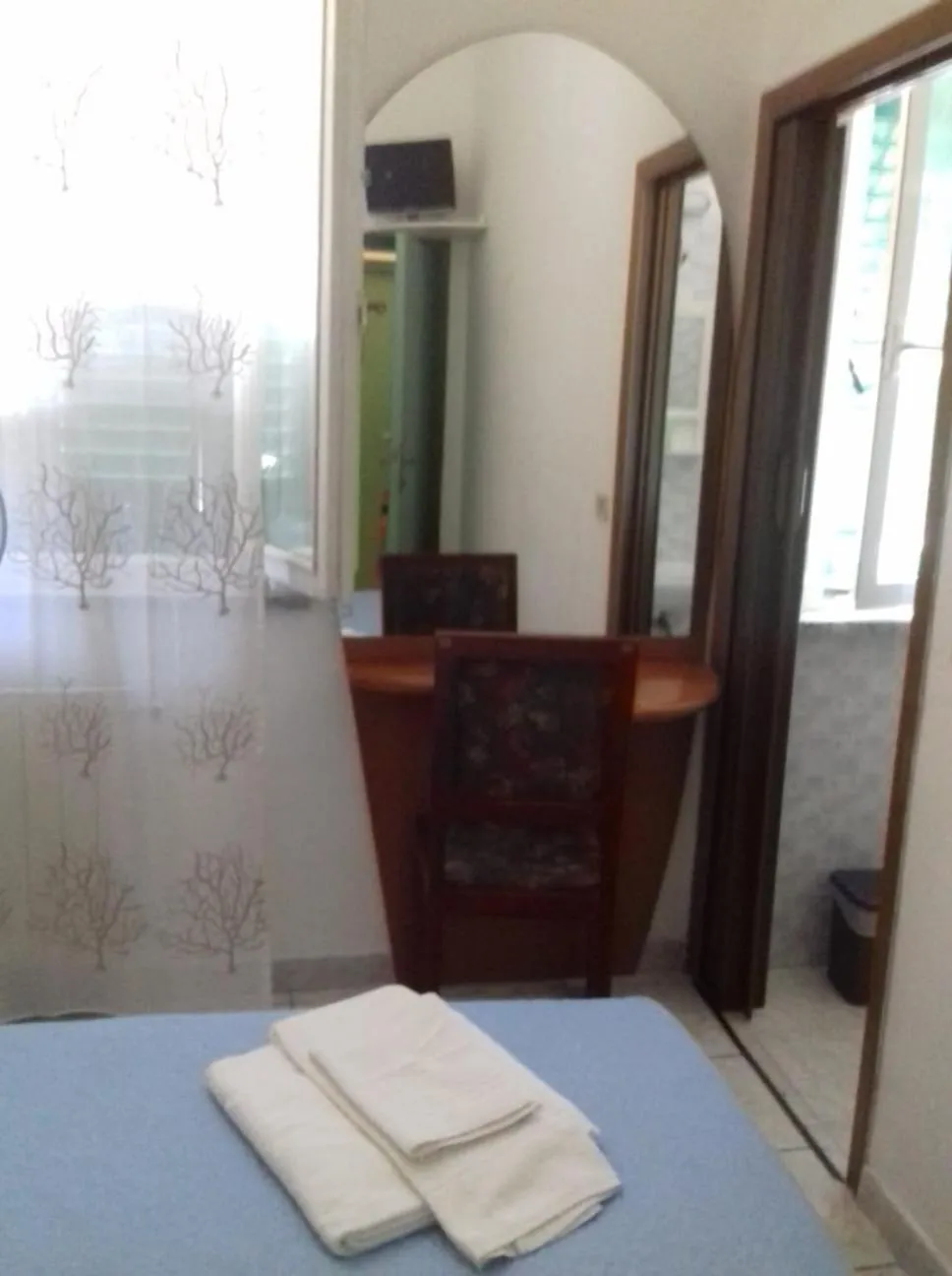 Shower, Bed in HOTEL MAIDA