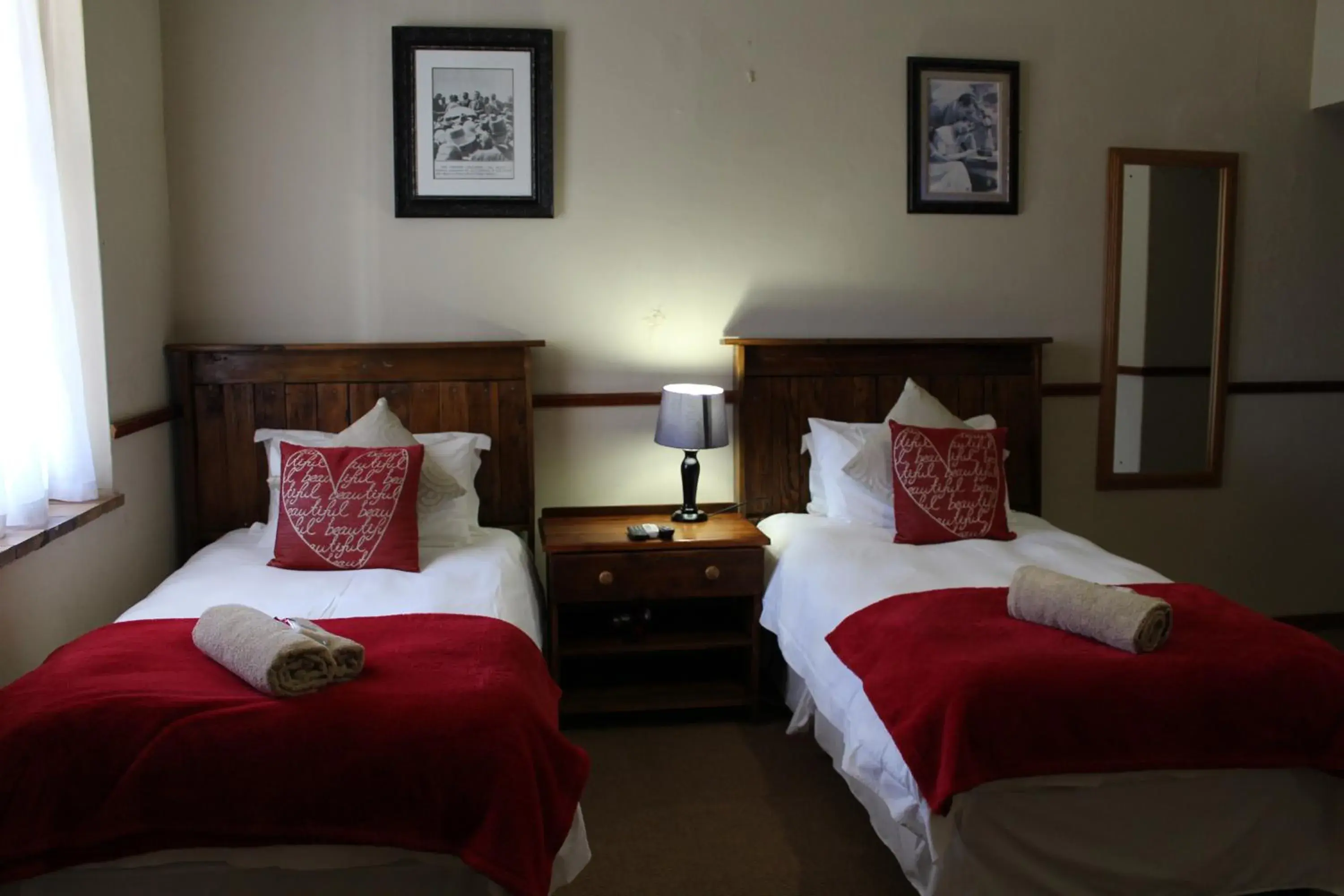 Standard Twin Room in The Hamlet Country Lodge Standard Twin Room in The Hamlet Country Lodge