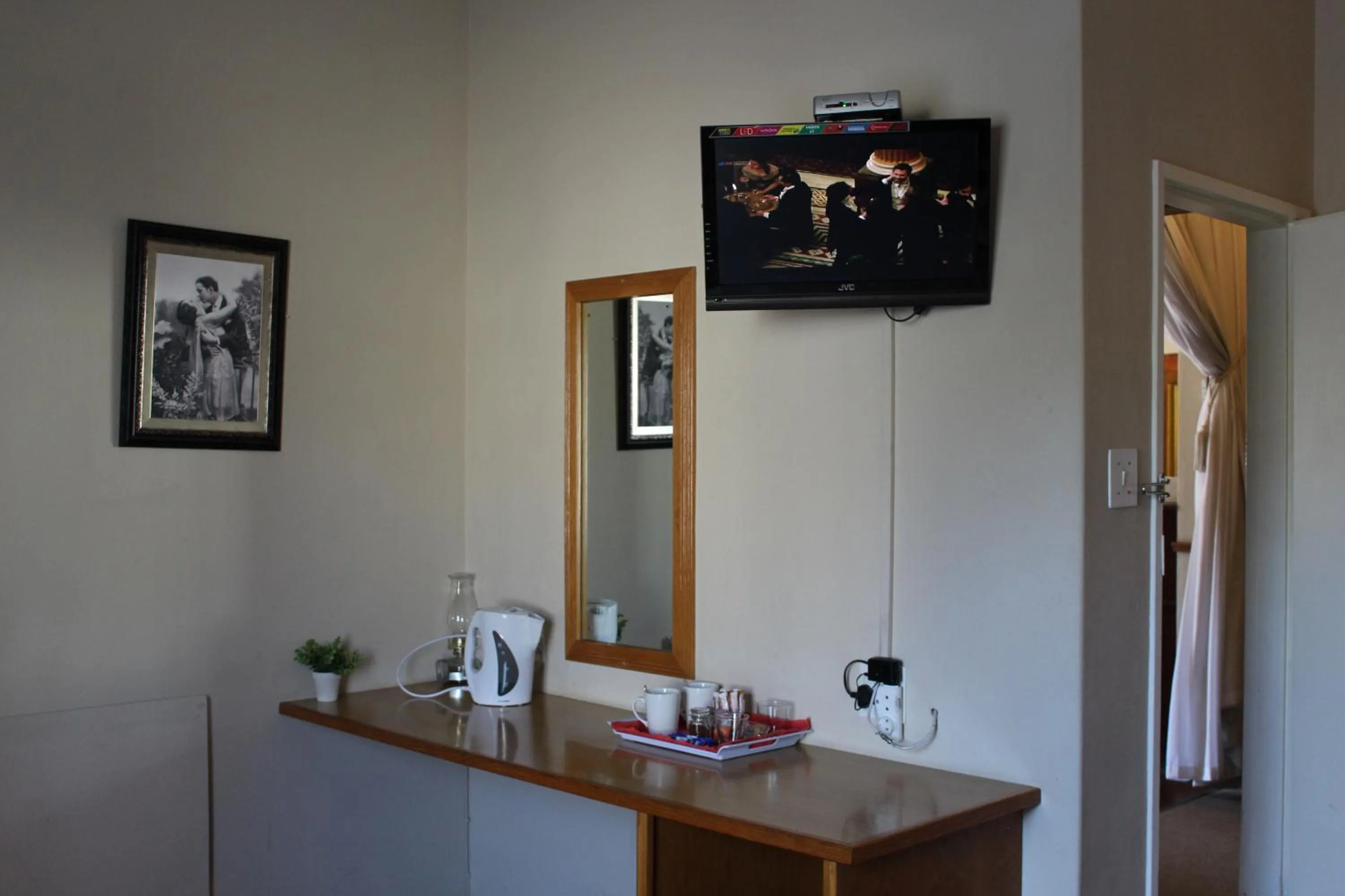 Photo of the whole room in The Hamlet Country Lodge
