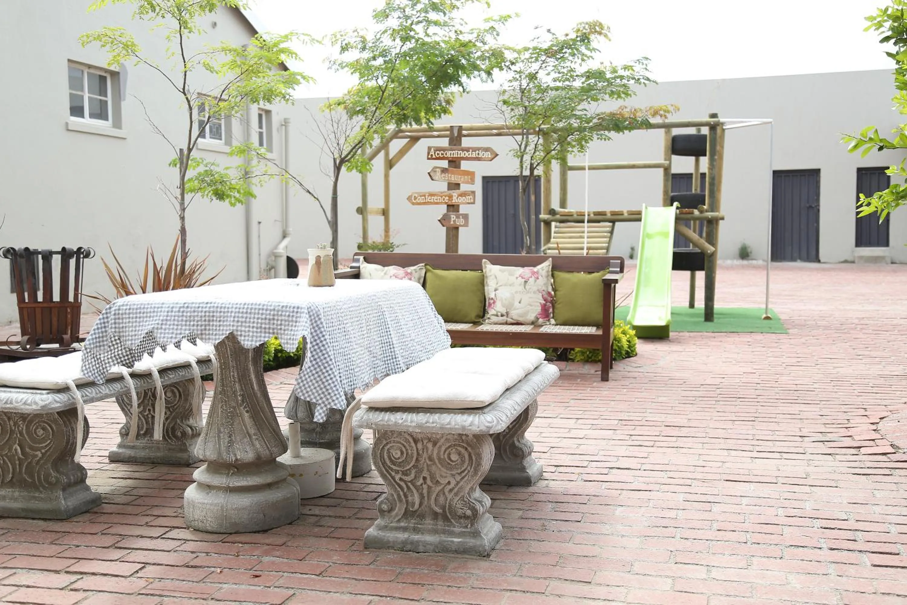 Children play ground in The Hamlet Country Lodge