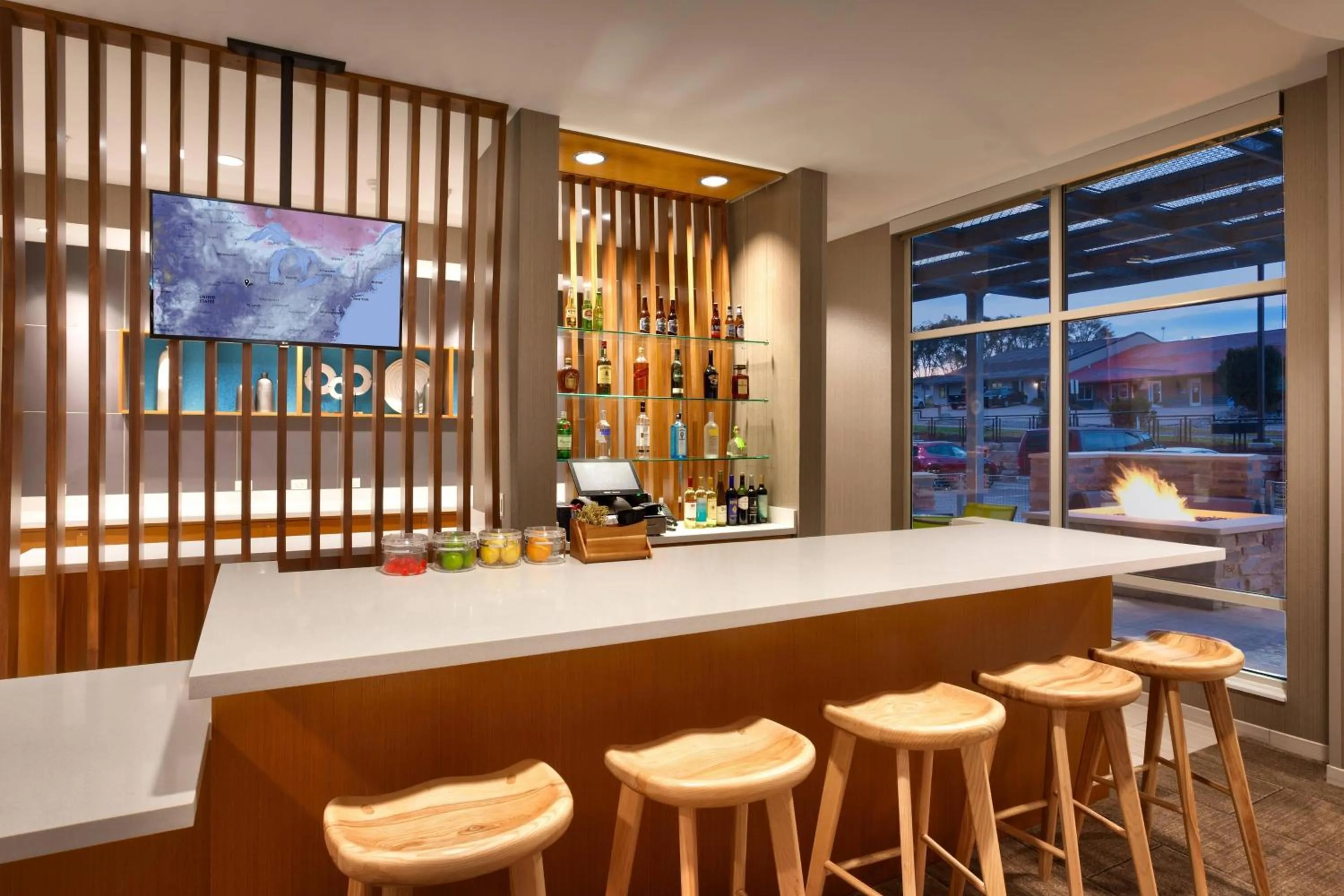 Lounge or bar in SpringHill Suites by Marriott Coralville