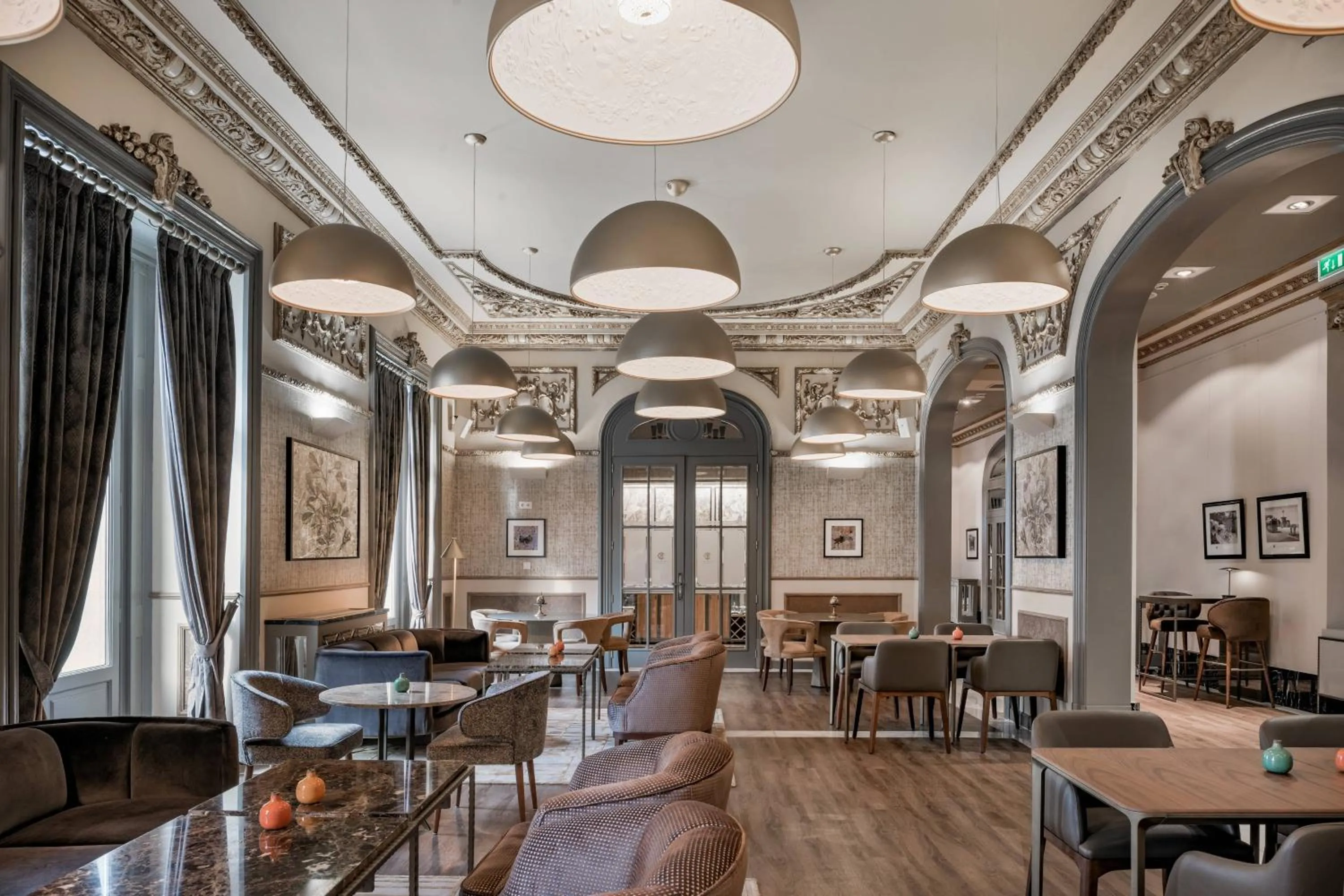 Restaurant/places to eat in Círculo Gran Vía, Autograph Collection (Adults Only)