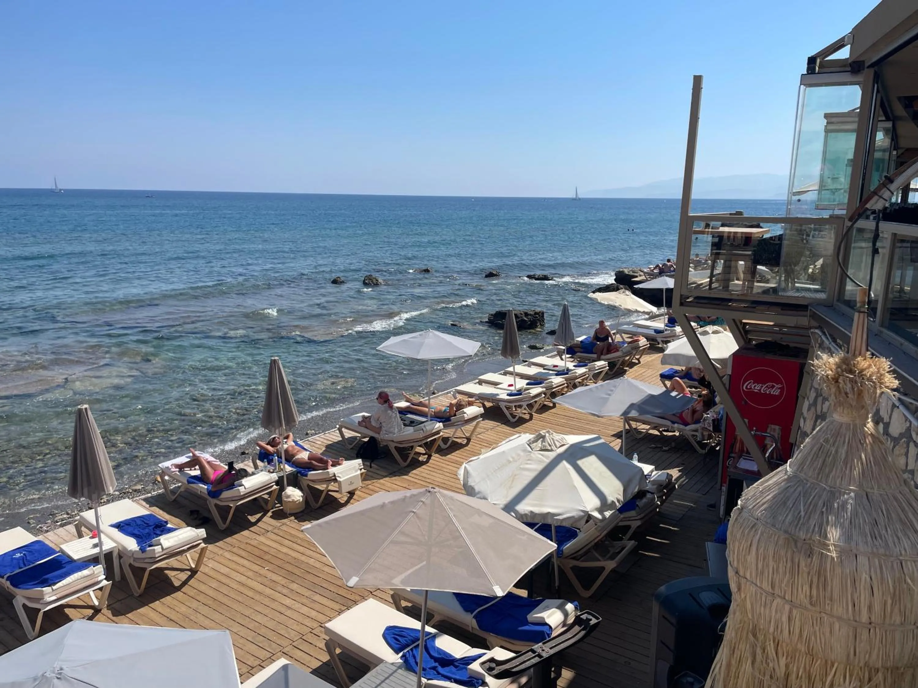 Beach in Aristo Apts