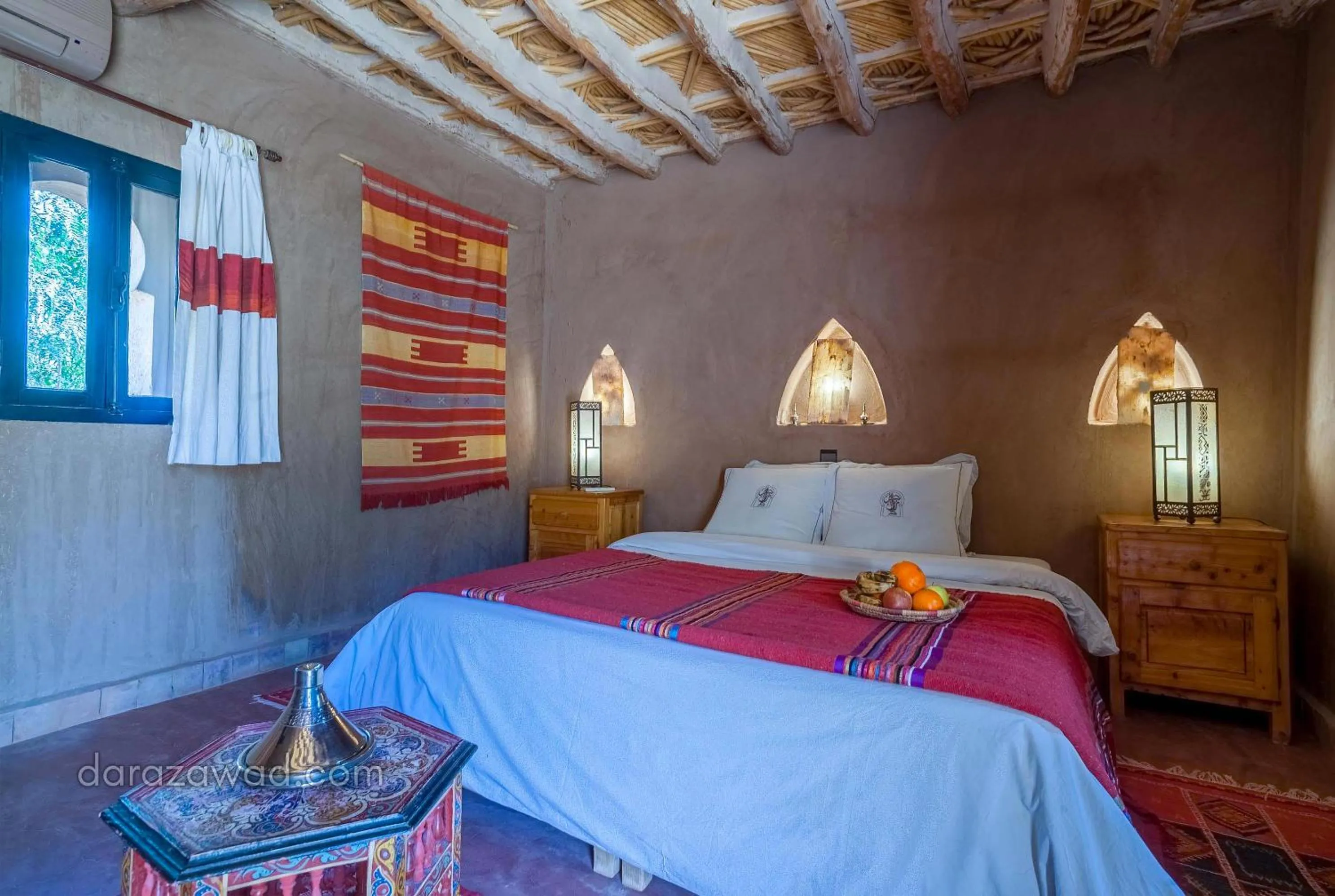 Decorative detail, Bed in Dar Azawad Boutique Hotel - Mhamid Sahara Stay