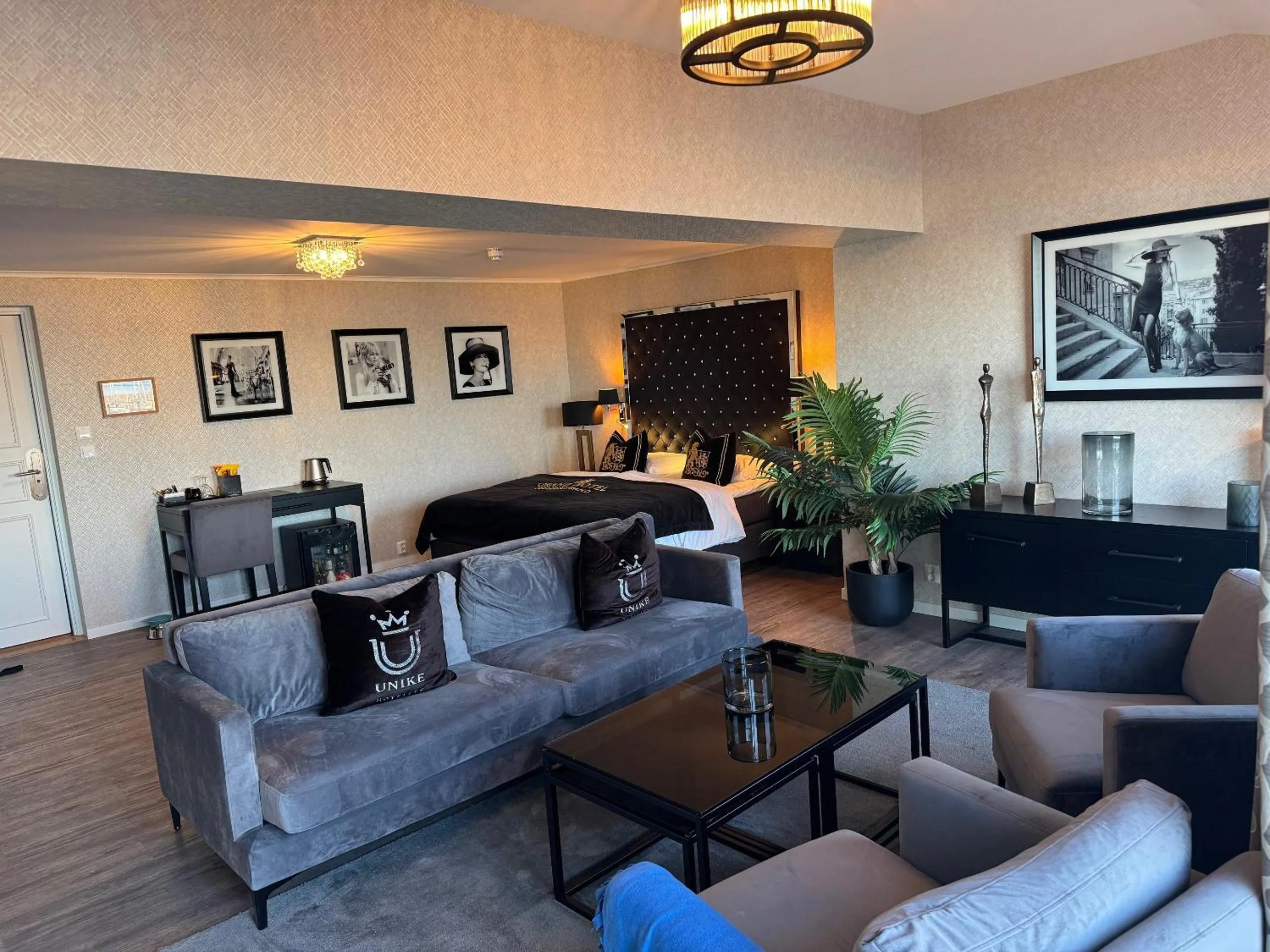 Photo of the whole room in Grand Hotel Åsgårdstrand - Unike Hoteller