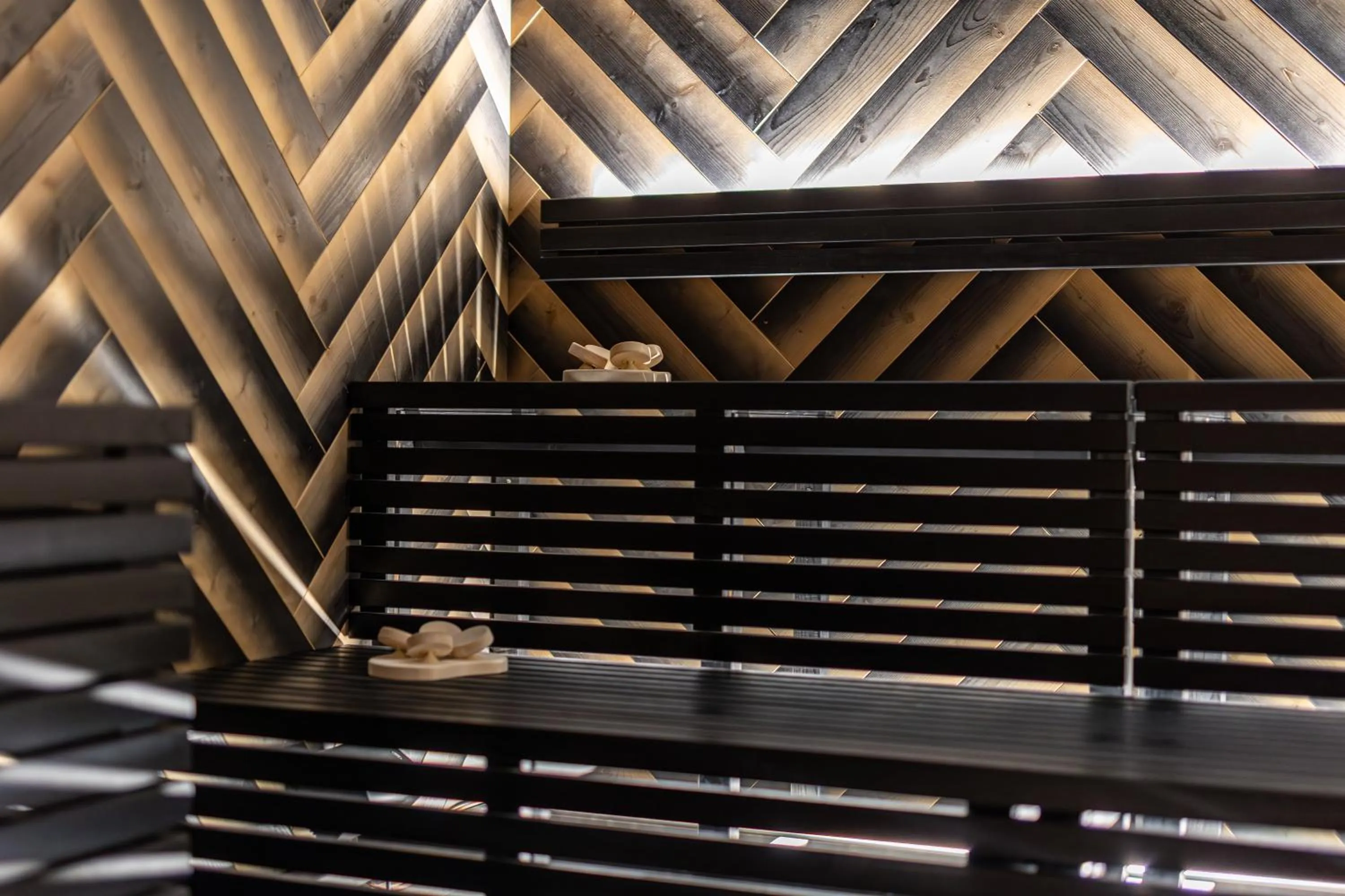 Sauna in Paradise Lodge