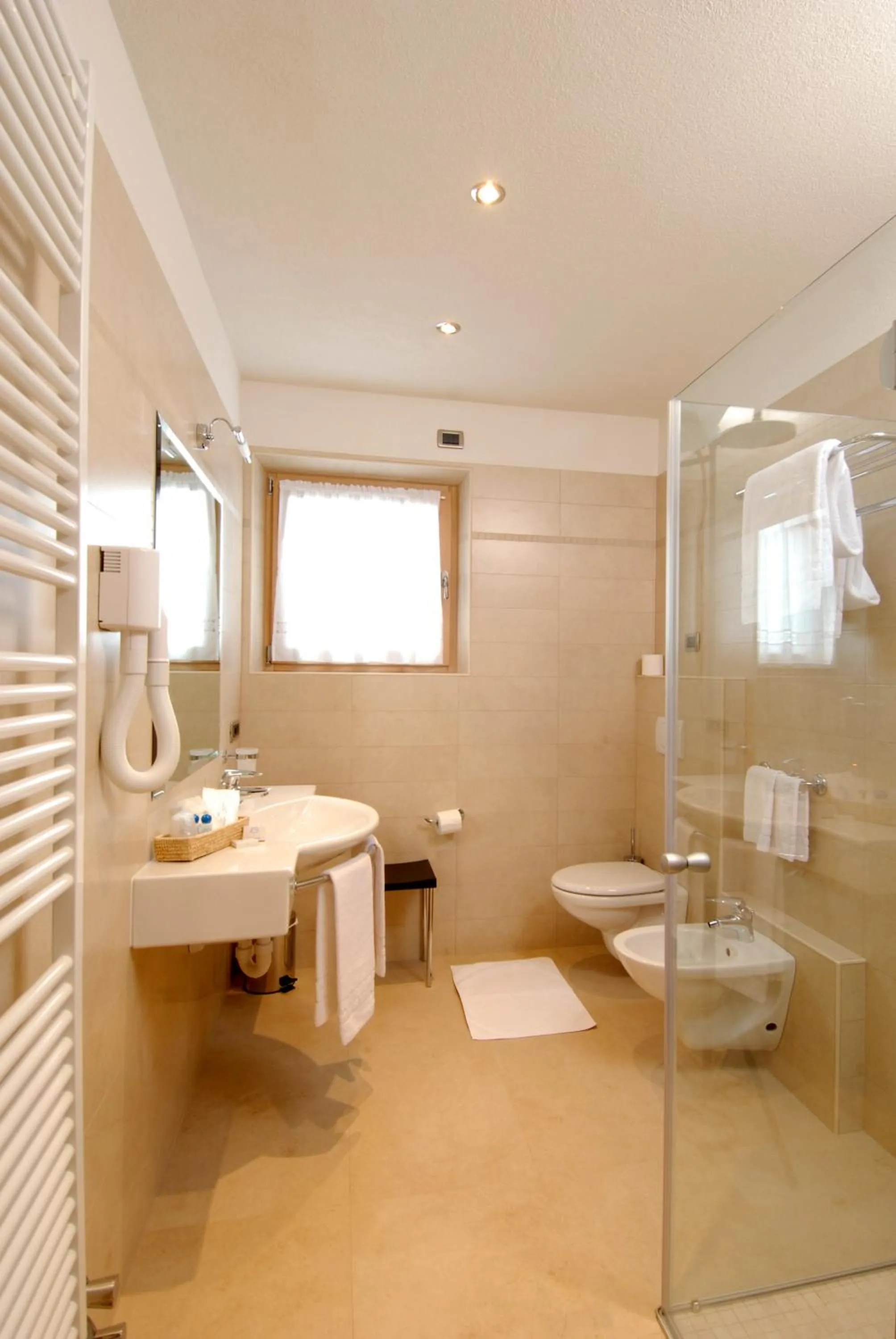 Shower in Paradise Lodge