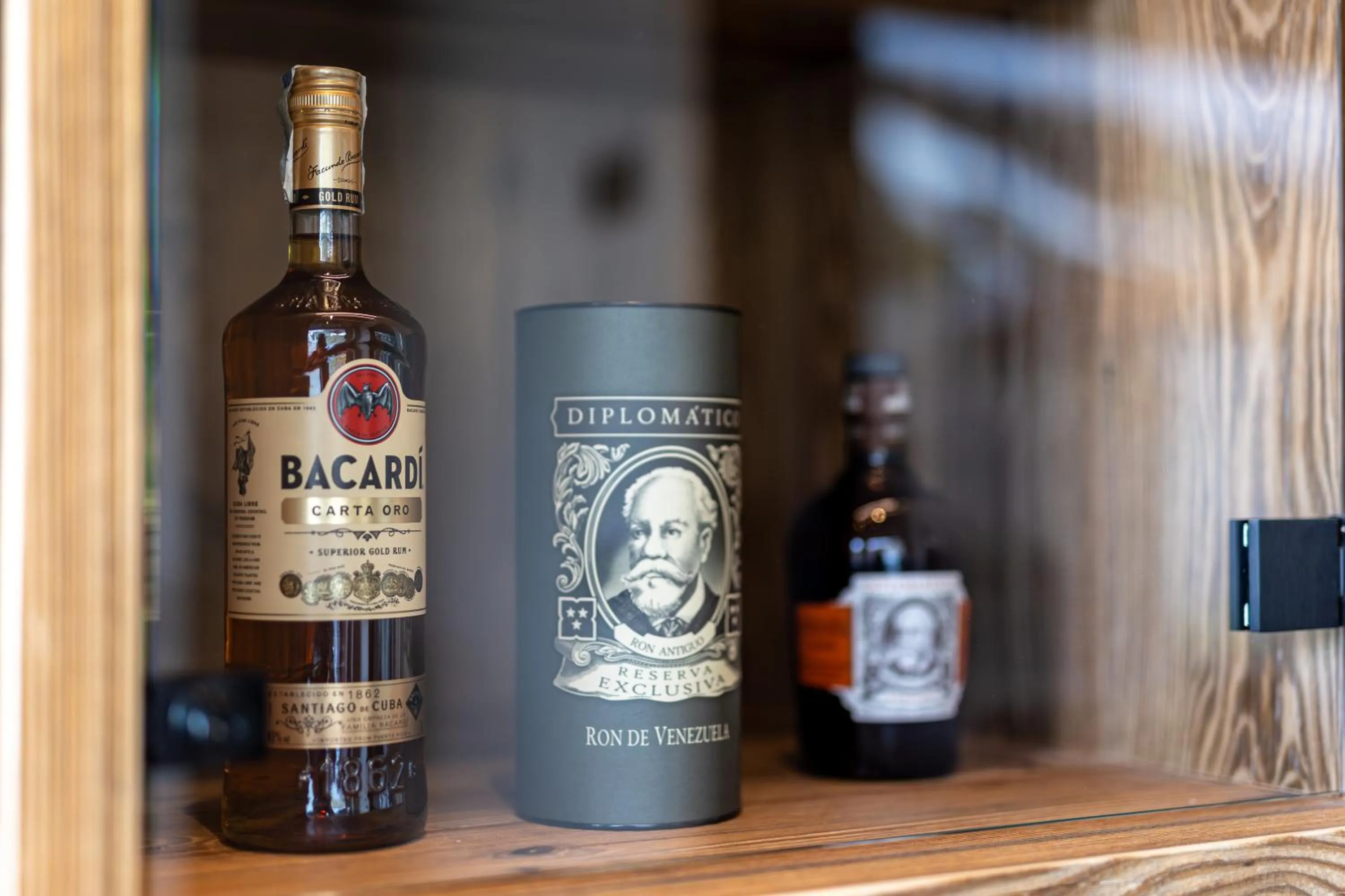 Lounge or bar in Paradise Lodge