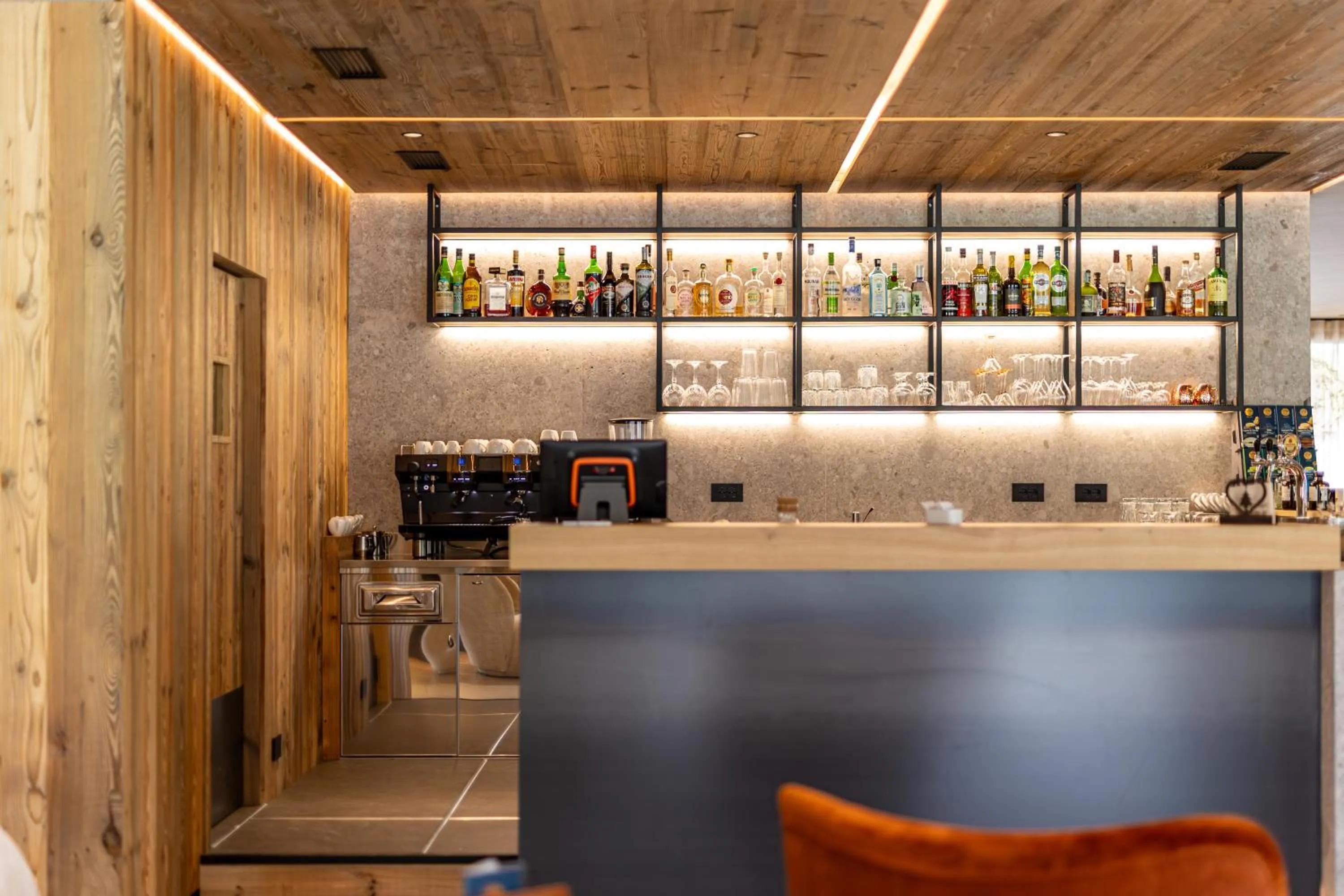 Lounge or bar in Paradise Lodge