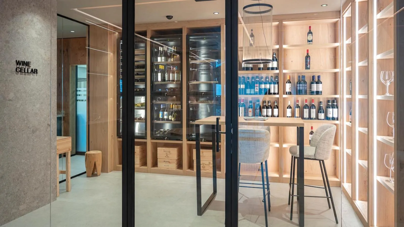 Lounge or bar in Paradise Lodge