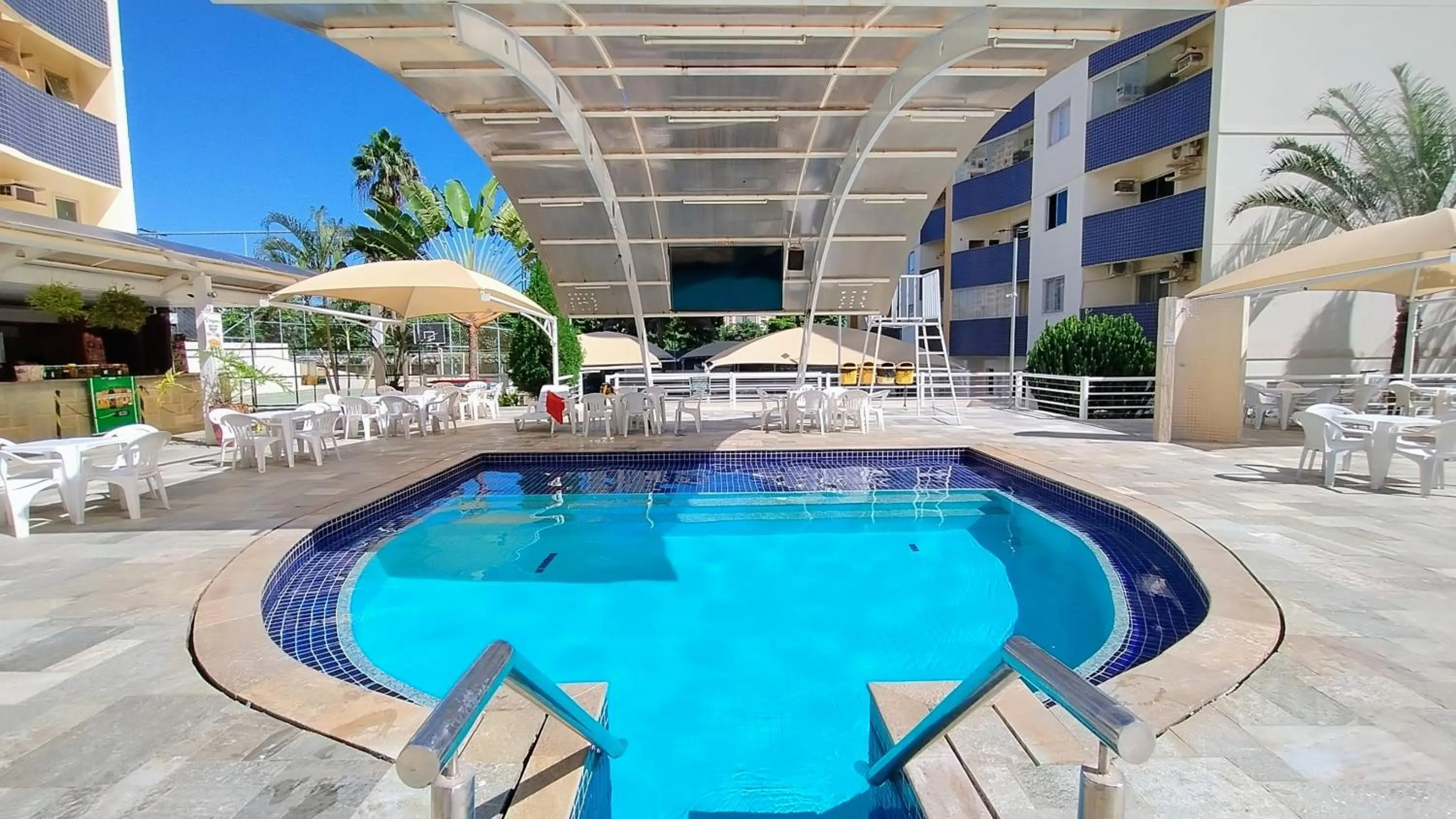 Swimming pool in Thermas do Bandeirante Caldas Novas - ACHEI FERIAS - Com Roupa de Cama