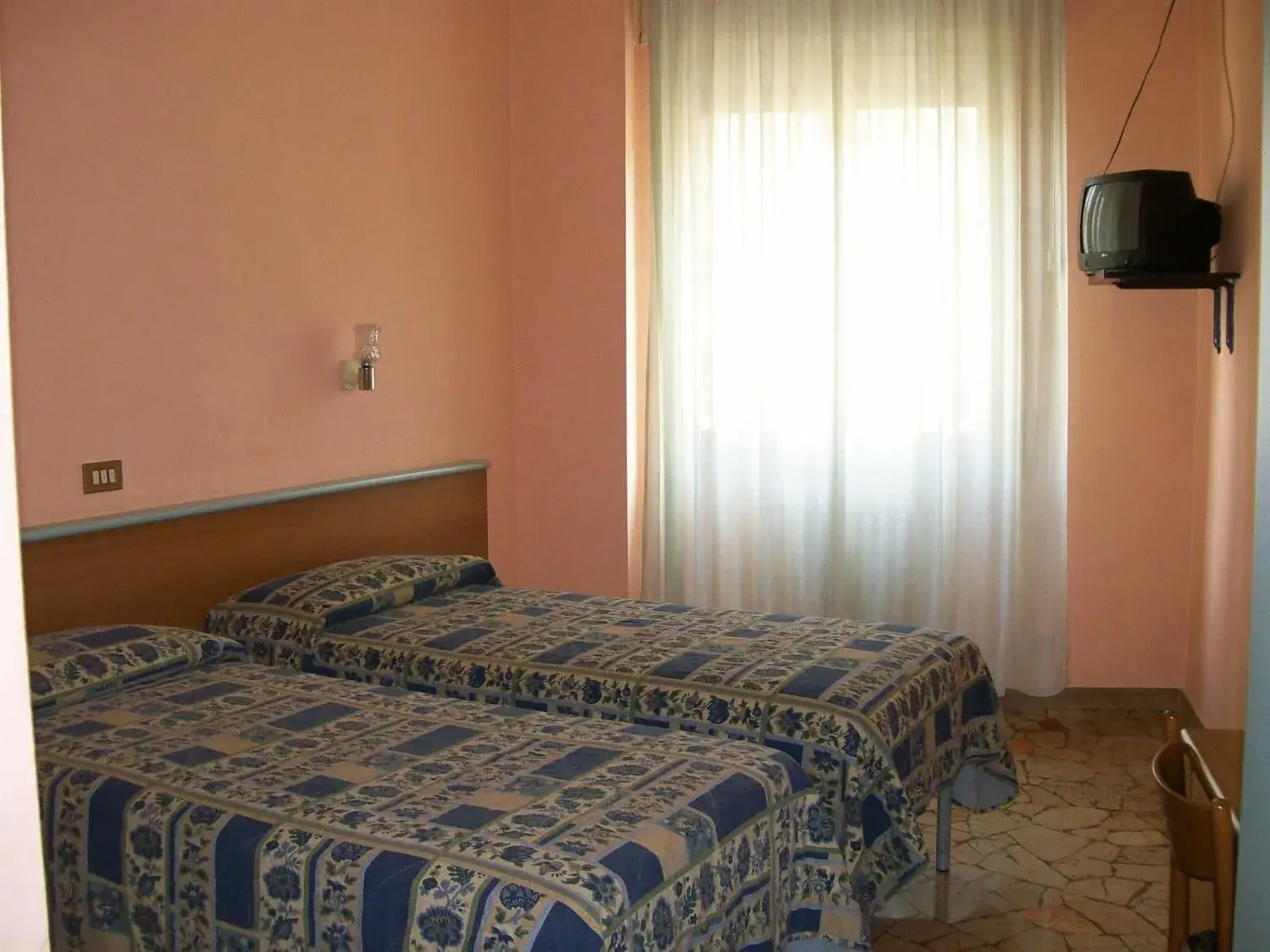 Twin Room in Hotel Del Sud Twin Room in Hotel Del Sud