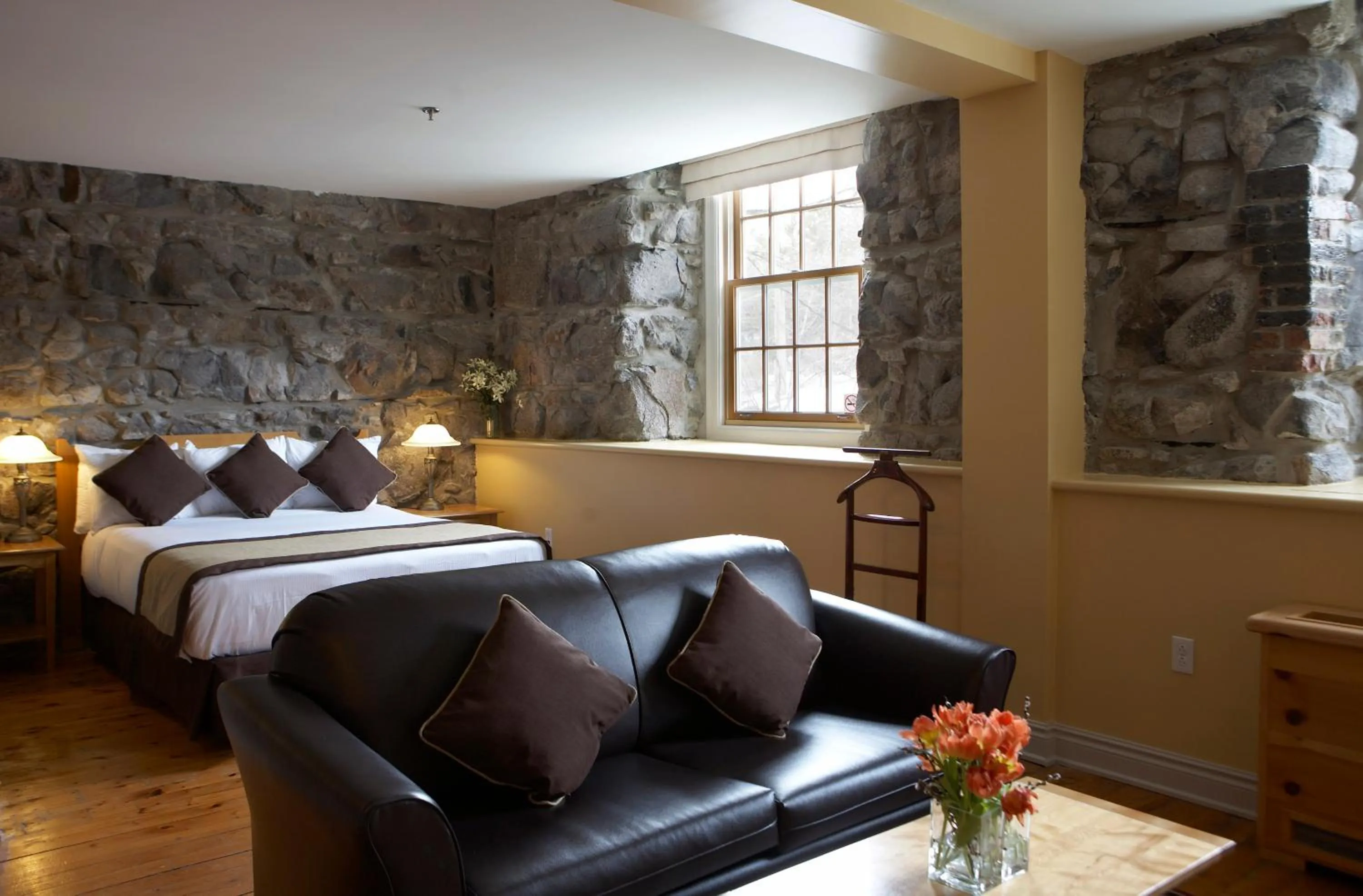 Photo of the whole room, Bed in Moulin Wakefield Mill Hotel & Spa
