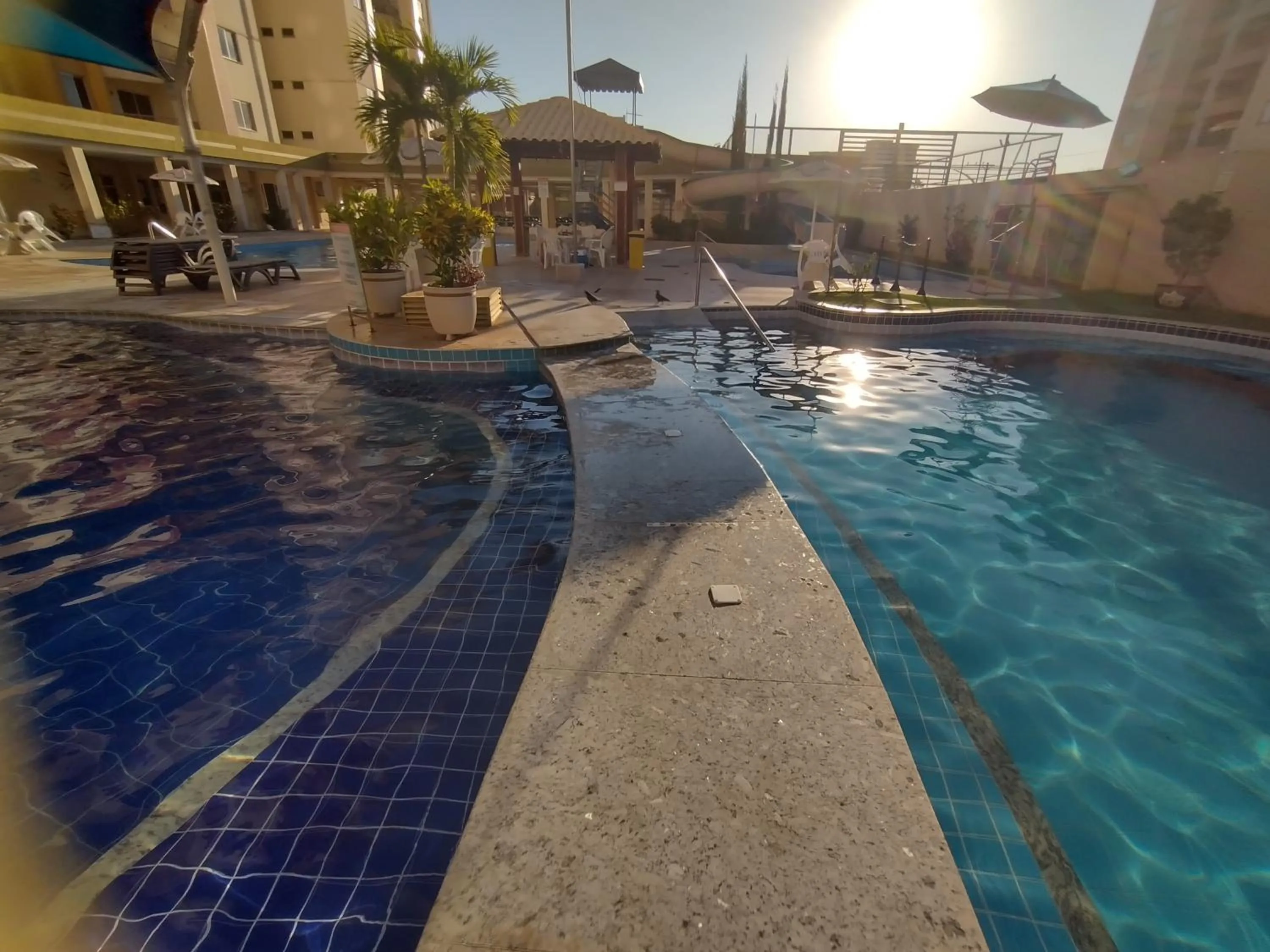 Swimming pool in Prive das Thermas I Caldas Novas - ACHEI FERIAS - com roupa de cama