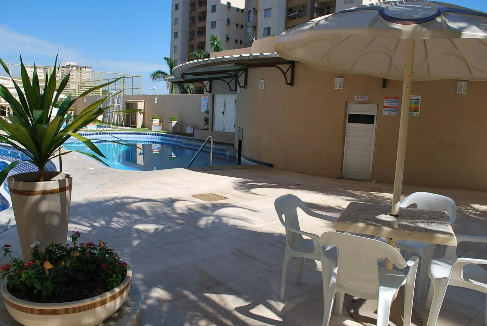 Swimming pool in Prive das Thermas I Caldas Novas - ACHEI FERIAS - com roupa de cama