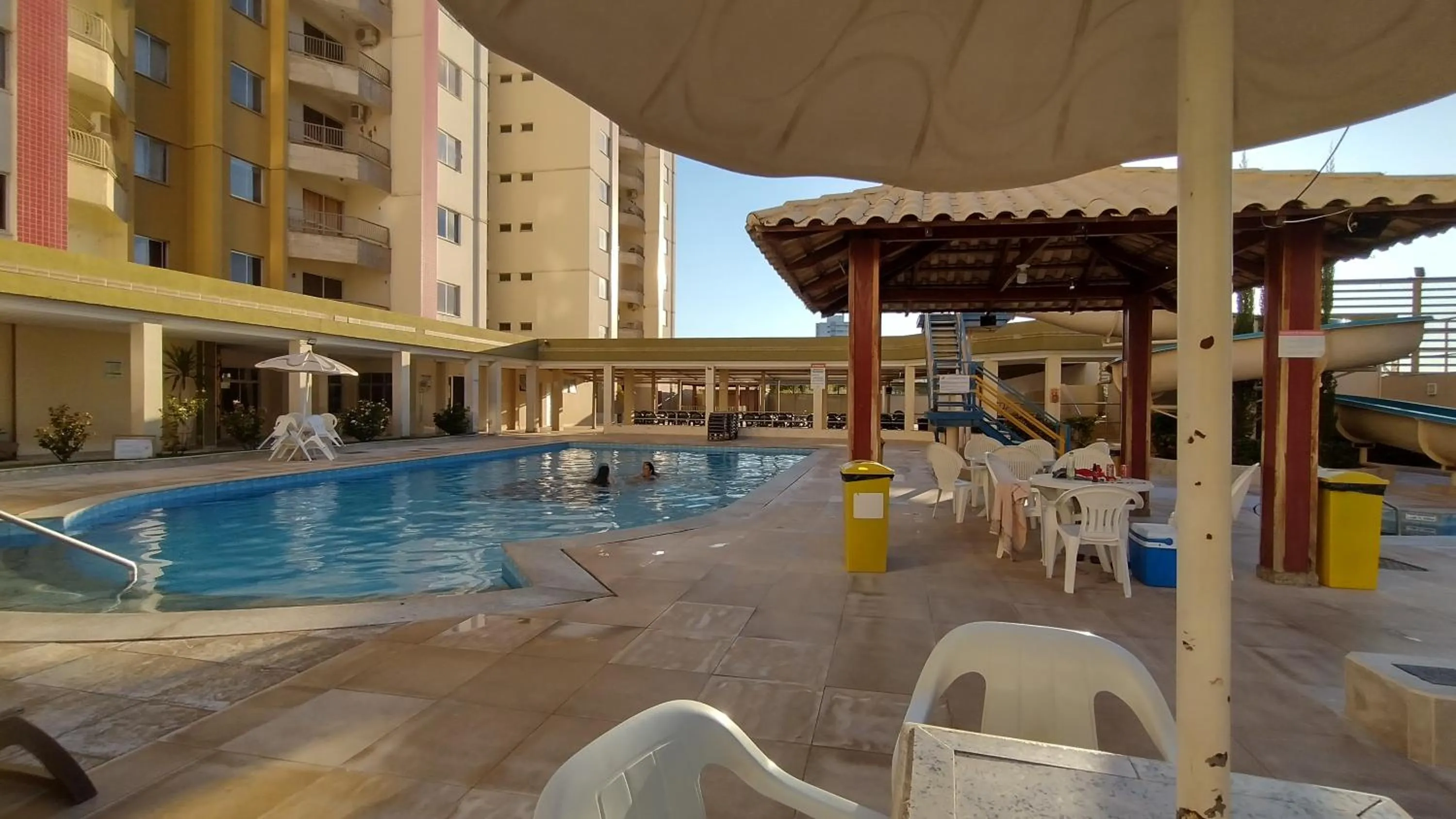 Swimming pool in Prive das Thermas I Caldas Novas - ACHEI FERIAS - com roupa de cama