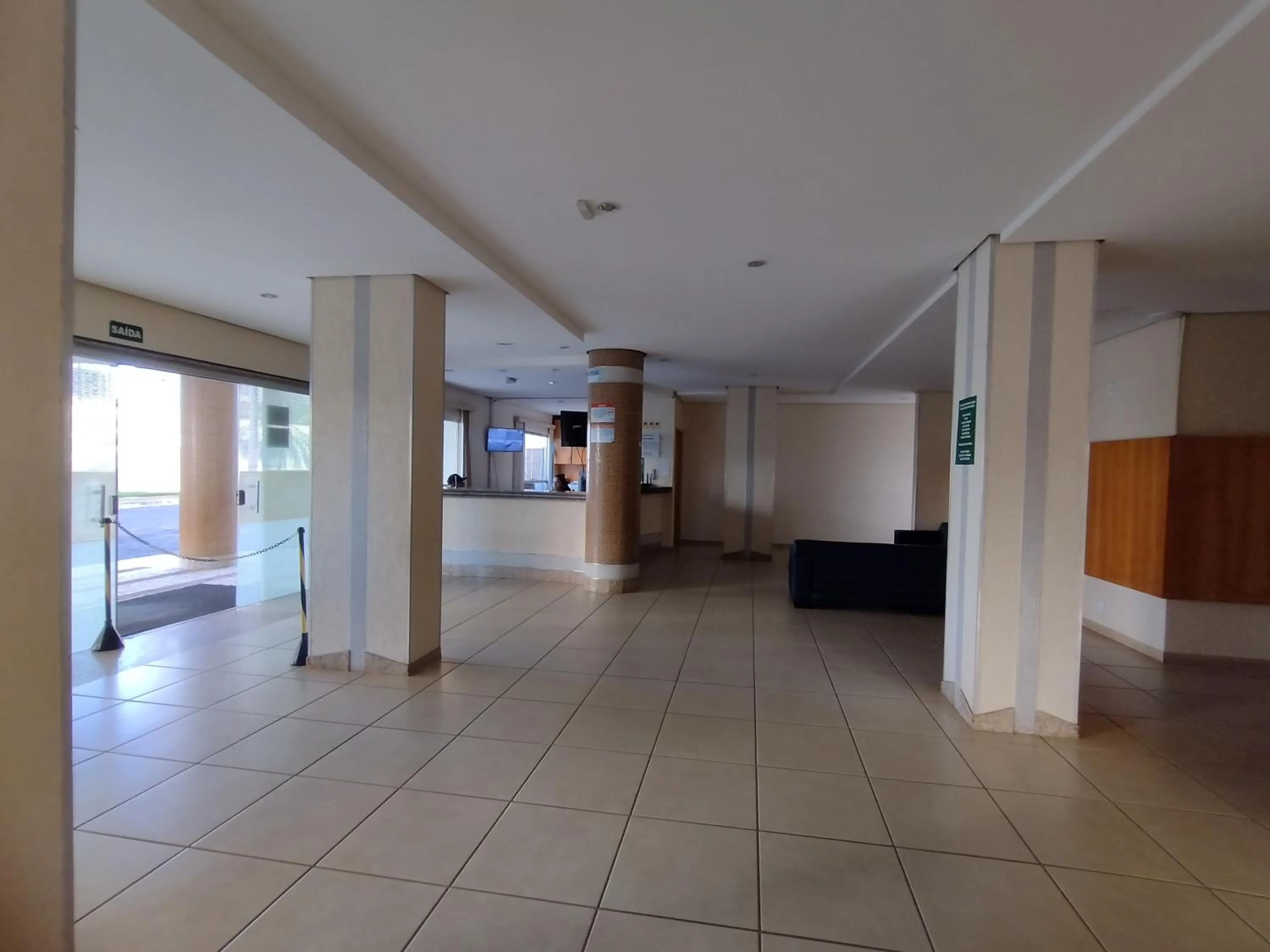 Lobby or reception in Prive das Thermas I Caldas Novas - ACHEI FERIAS - com roupa de cama