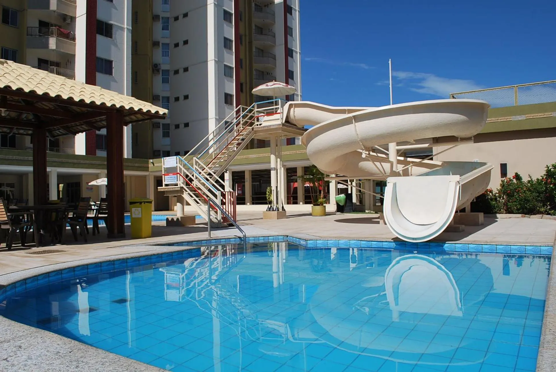 Property building in Prive das Thermas I Caldas Novas - ACHEI FERIAS - com roupa de cama