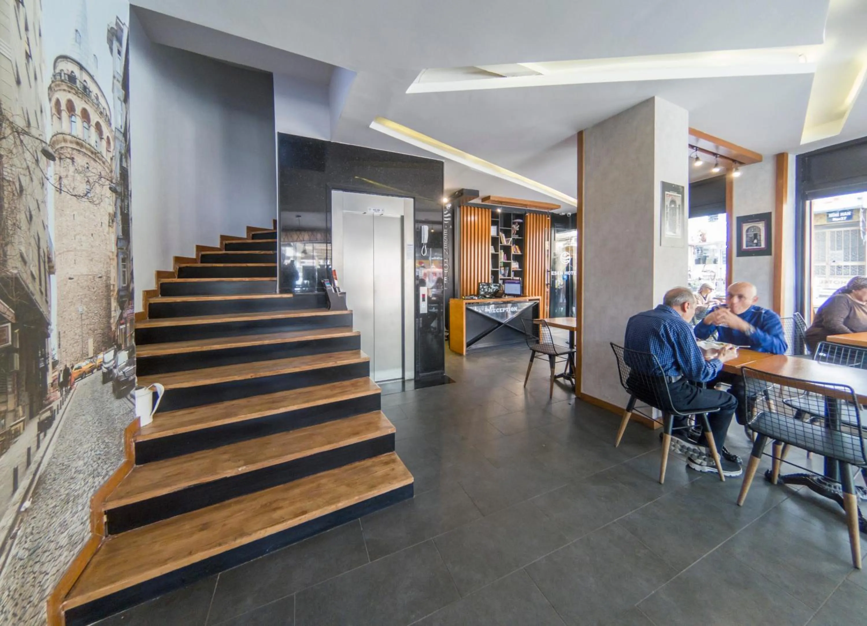 Living room in Grand Esen Hotel