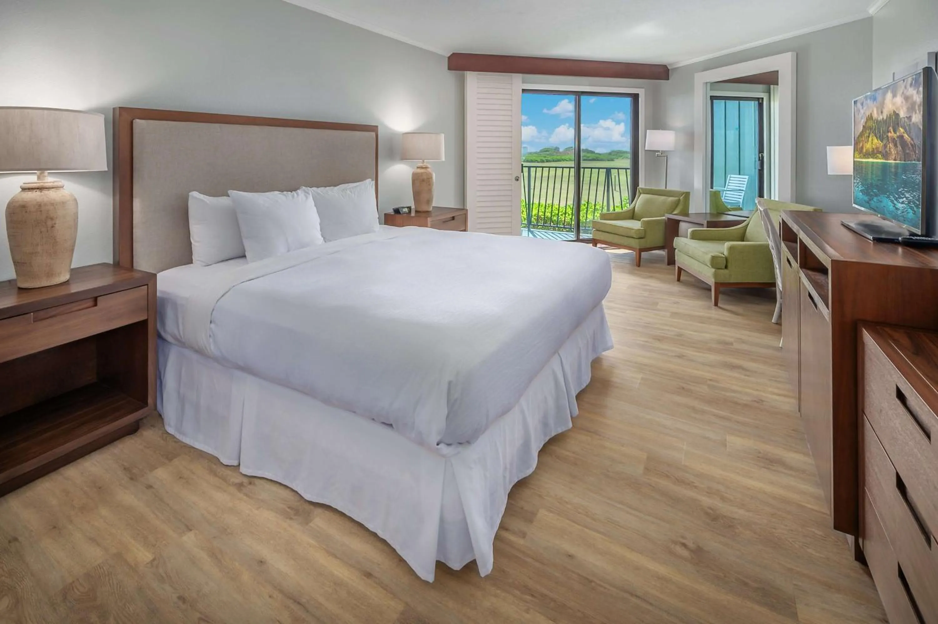 Bedroom, Bed in OUTRIGGER Kaua'i Beach Resort & Spa