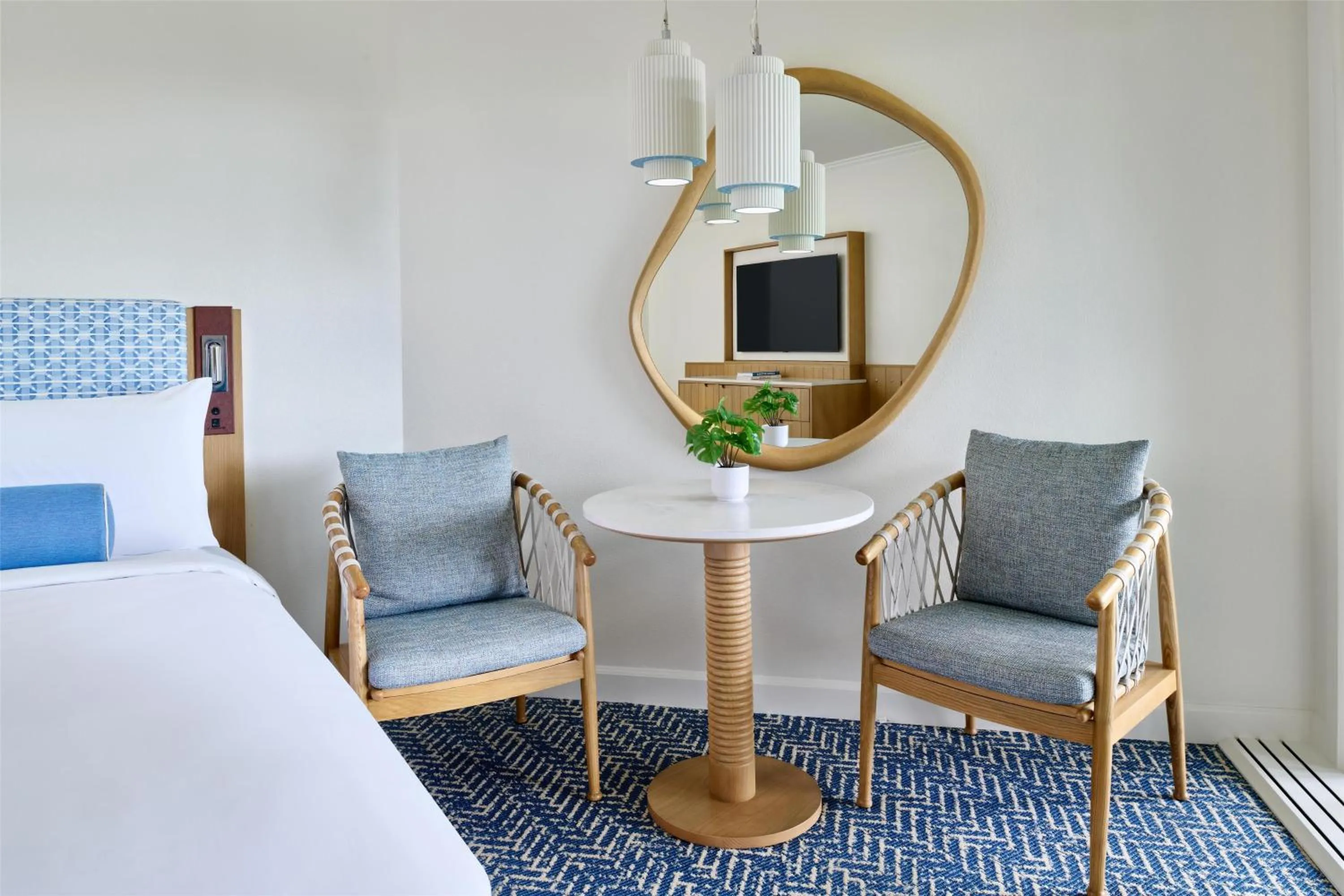 Bedroom, Bed in OUTRIGGER Kaua'i Beach Resort & Spa