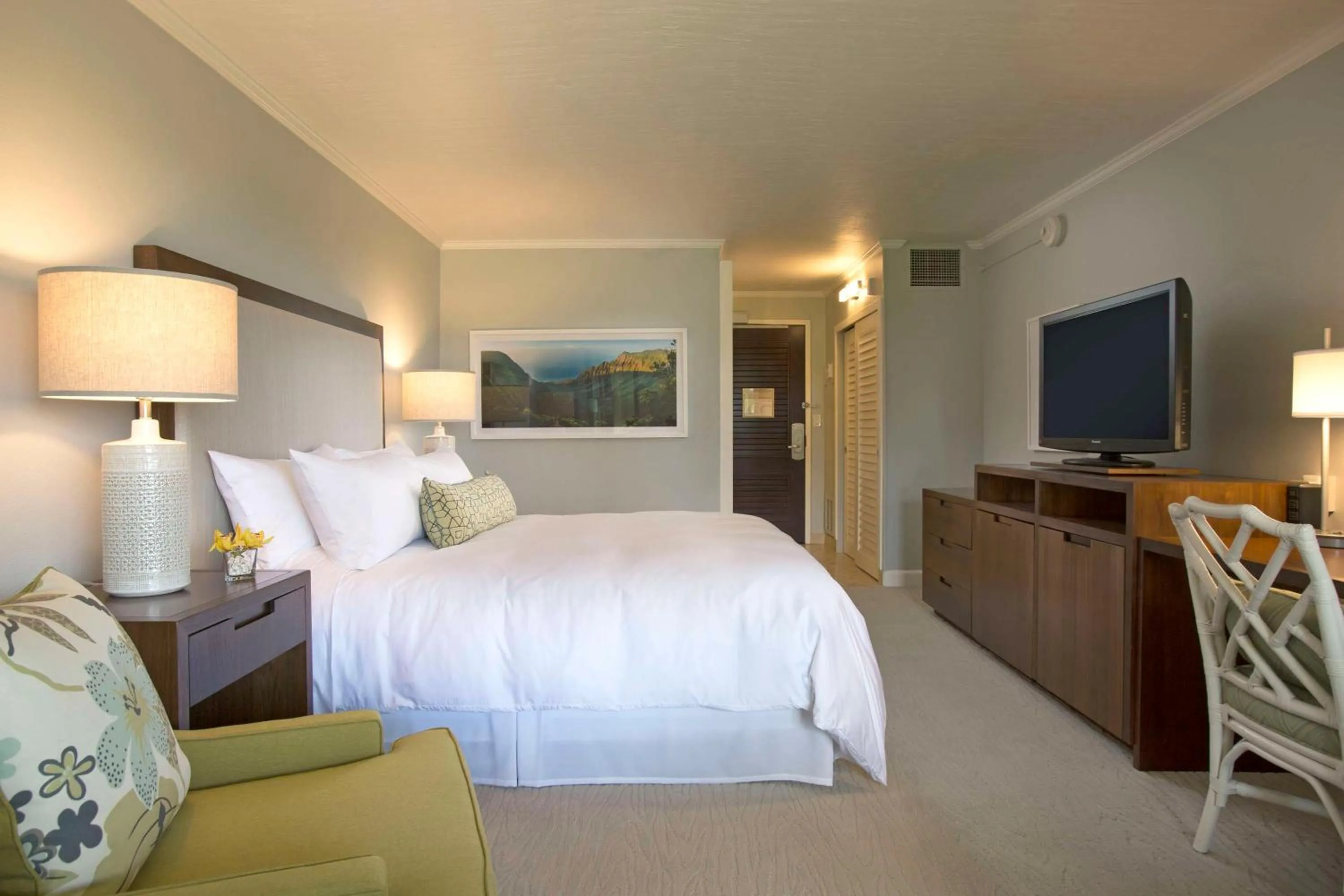 Bedroom, Bed in OUTRIGGER Kaua'i Beach Resort & Spa