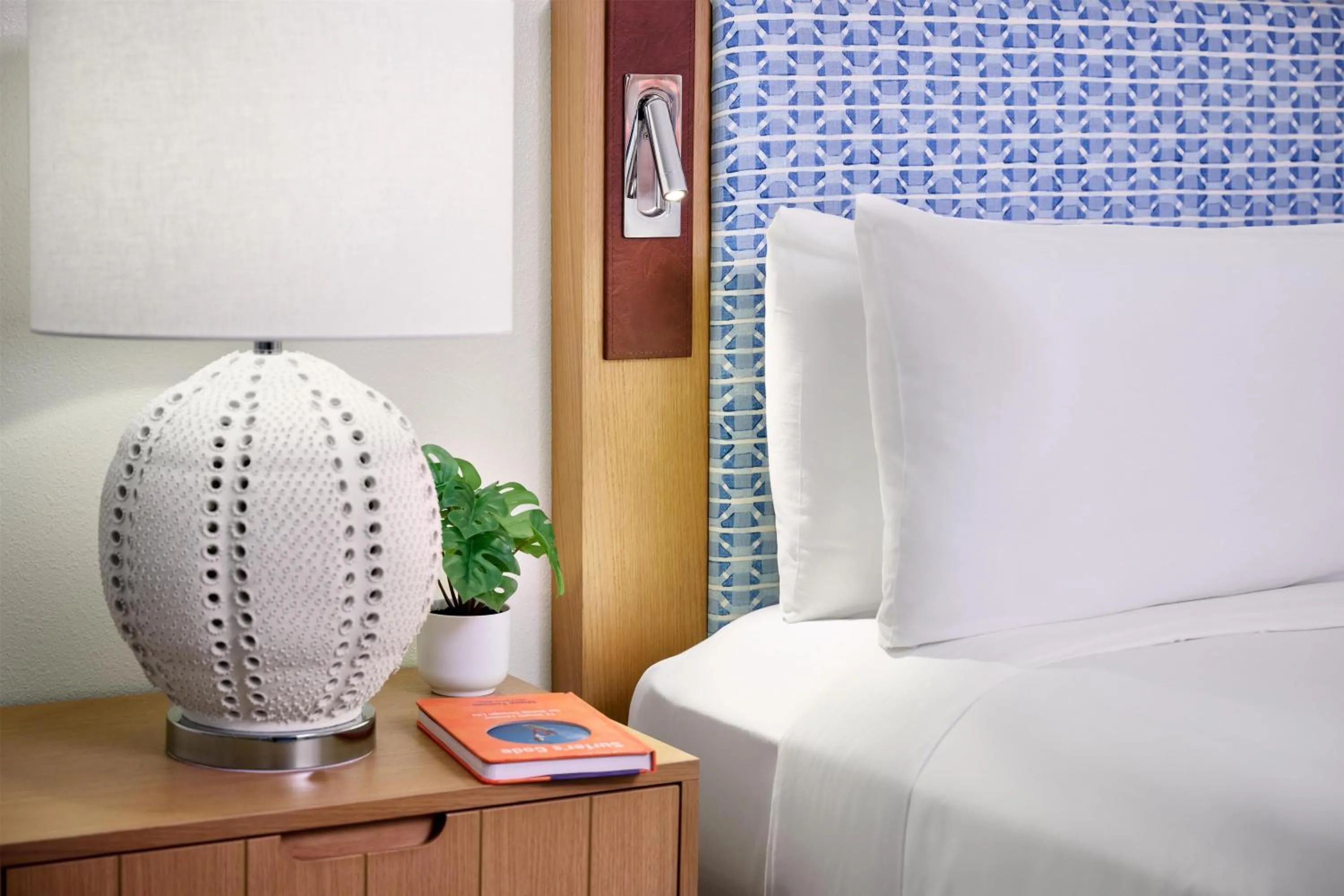 Bedroom, Bed in OUTRIGGER Kaua'i Beach Resort & Spa