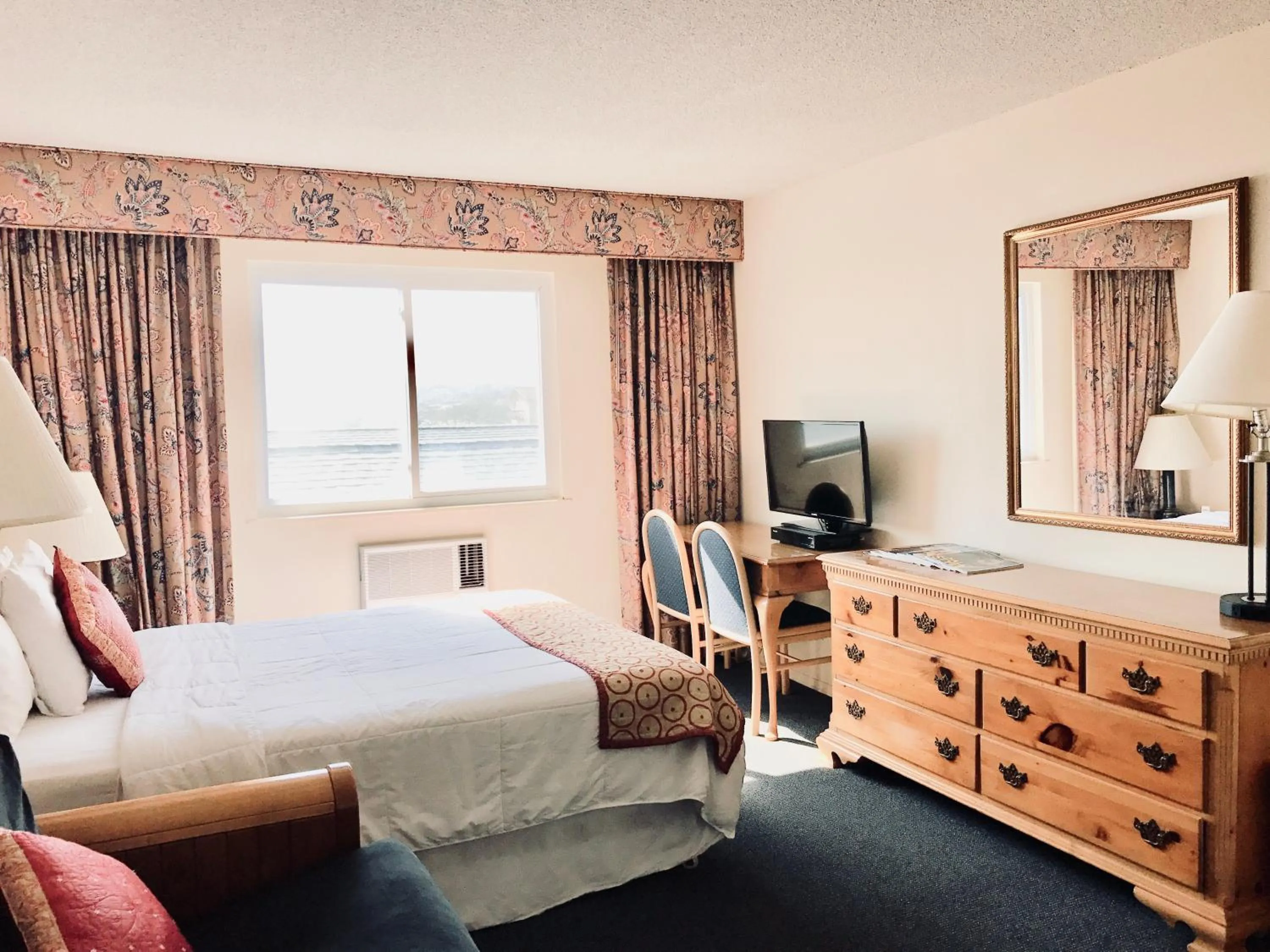 TV and multimedia in Ocean Surf Resort