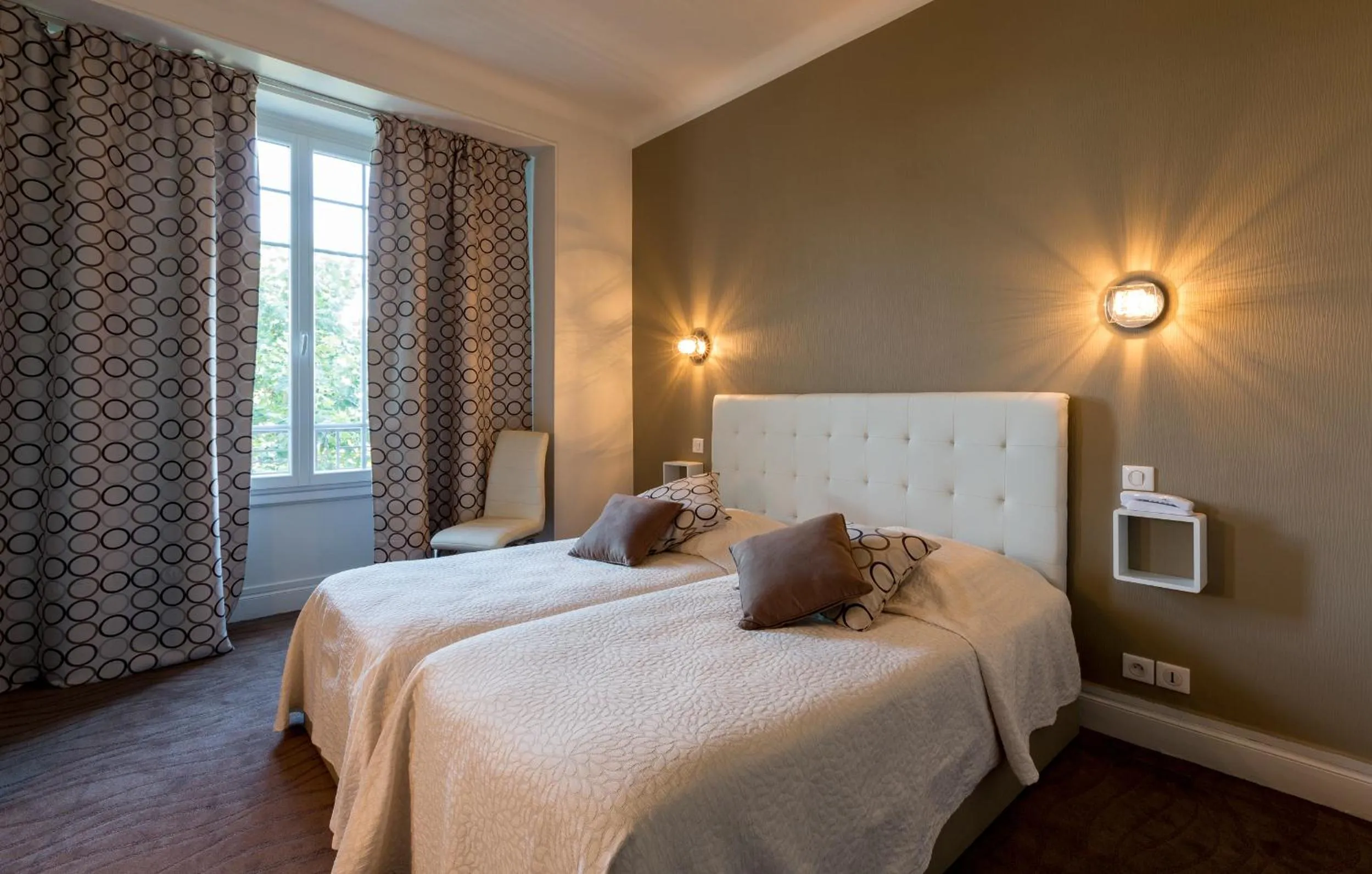 Bedroom, Bed in Hôtel Radio - Teritoria