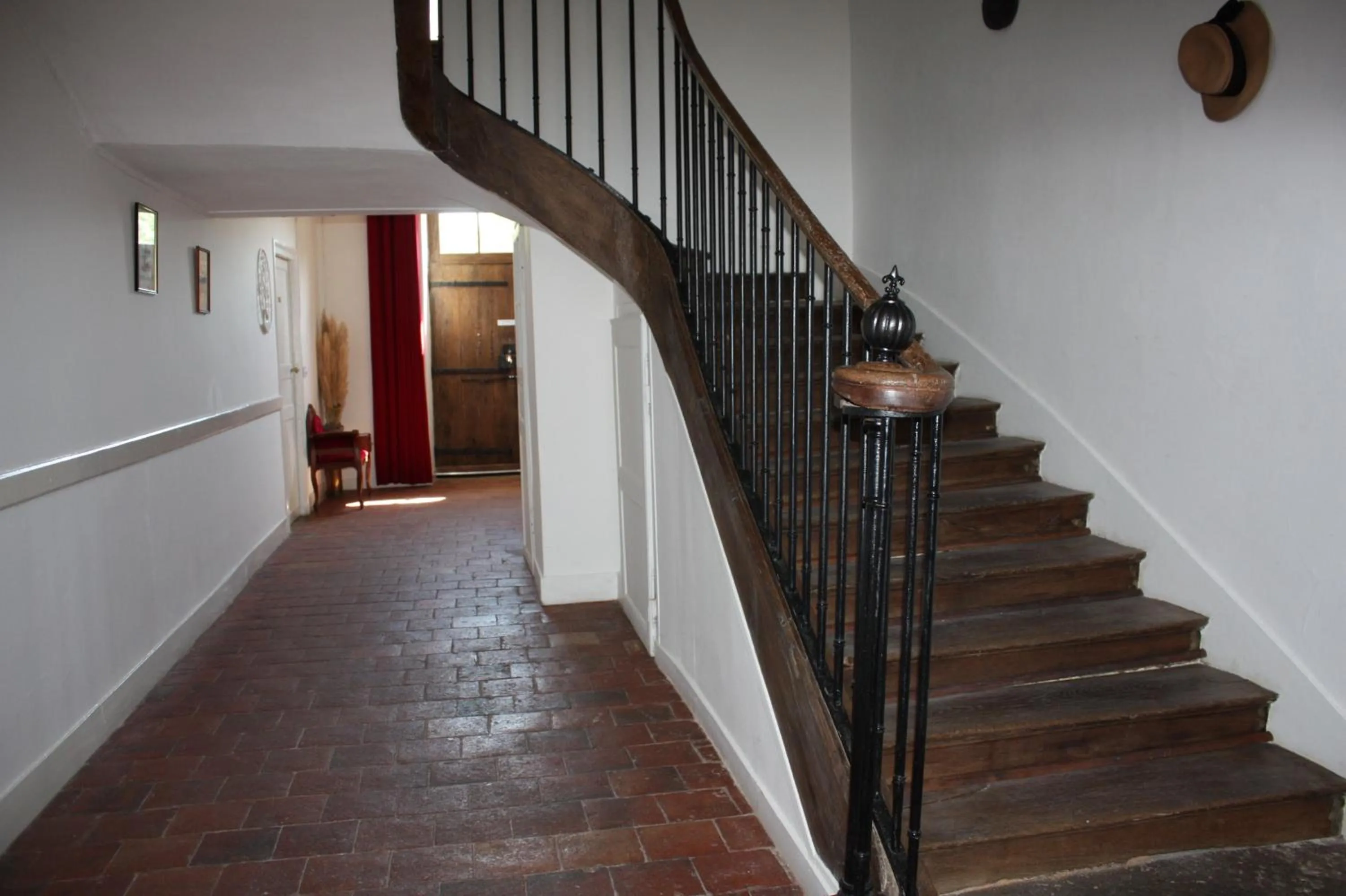 Facade/entrance in Château Latour