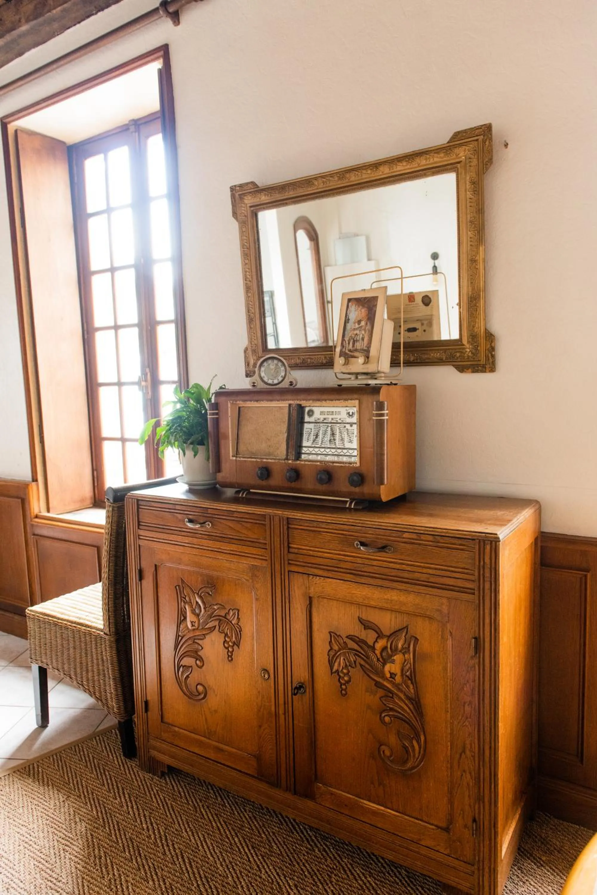 Decorative detail in Le Relais Des Templiers