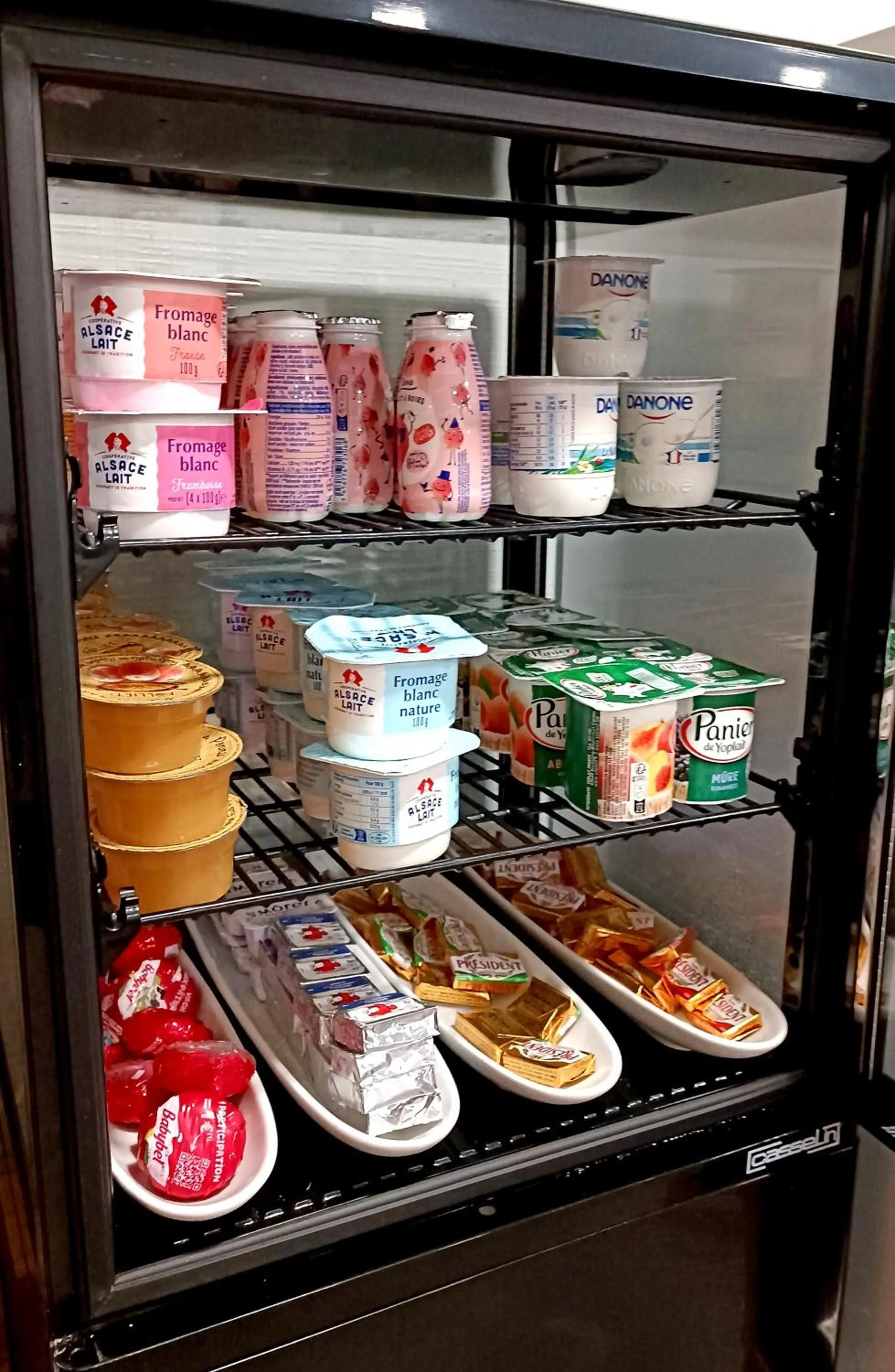 Breakfast in Logis Hotel des Portes de Meuse