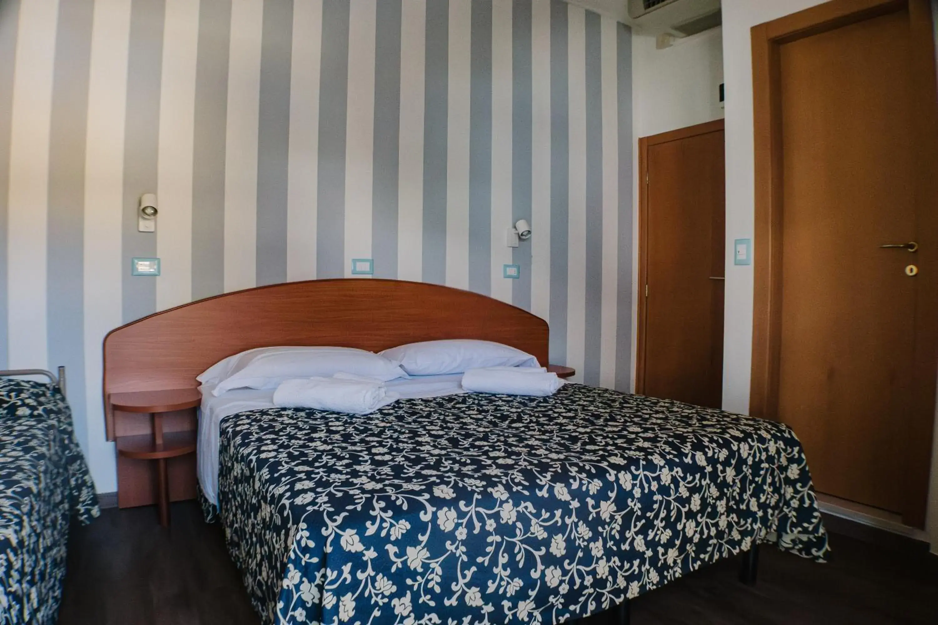 Classic Triple Room in Hotel Jolie Classic Triple Room in Hotel Jolie