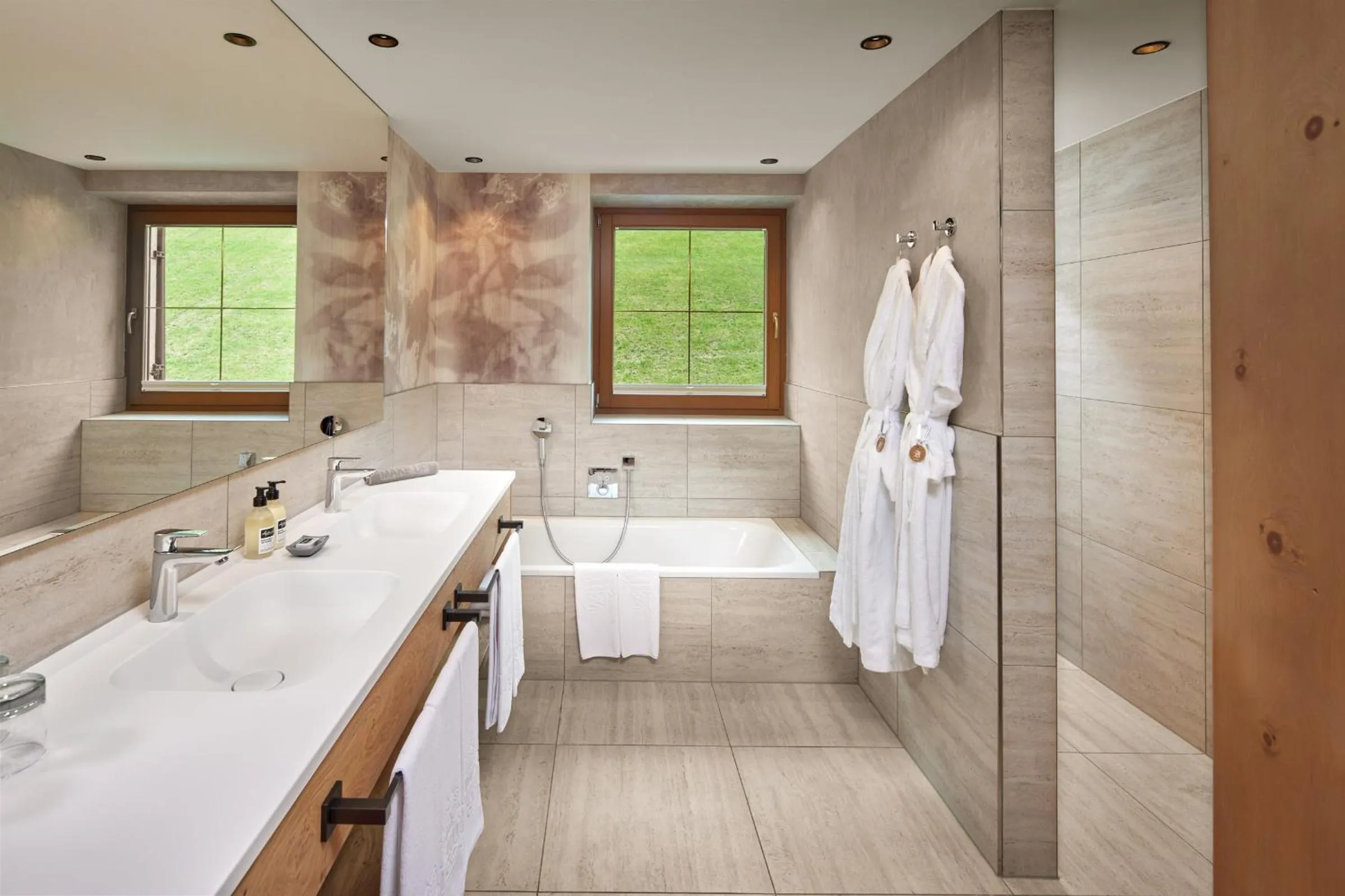 Bathroom in Hotel Alpenhof