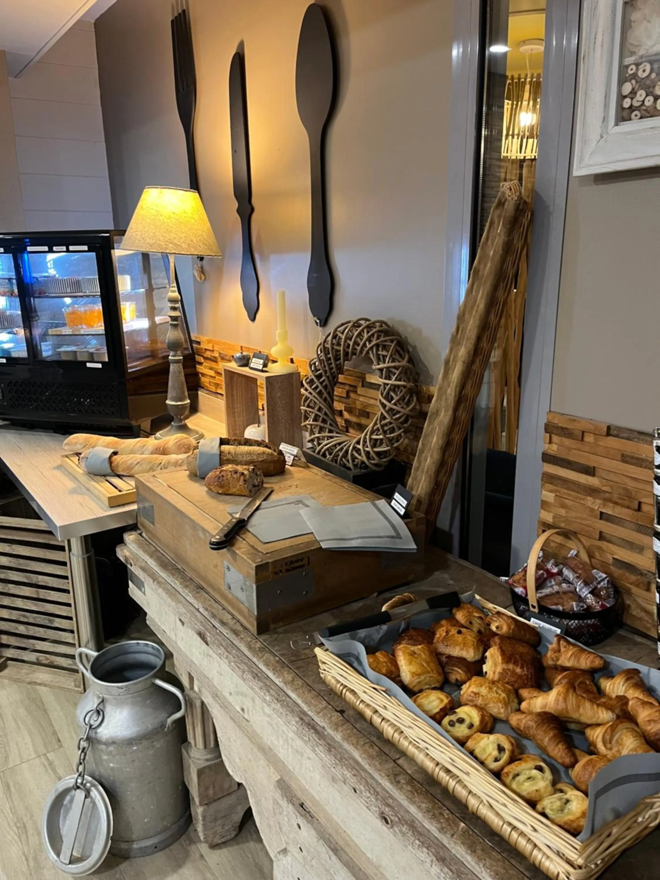 Breakfast in Hotel Best Western La Mare Ô Poissons