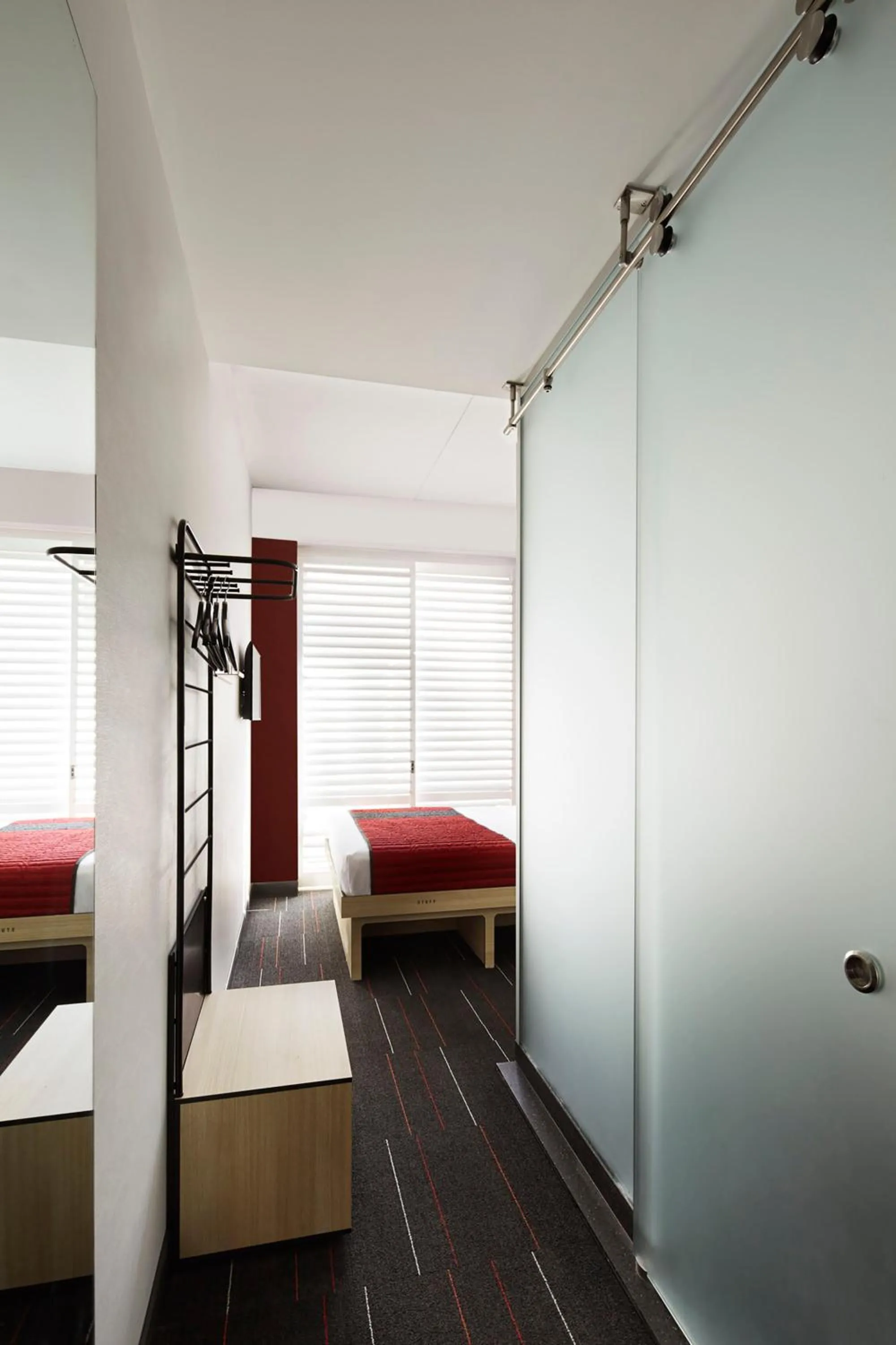 Photo of the whole room, Bed in Pod Times Square