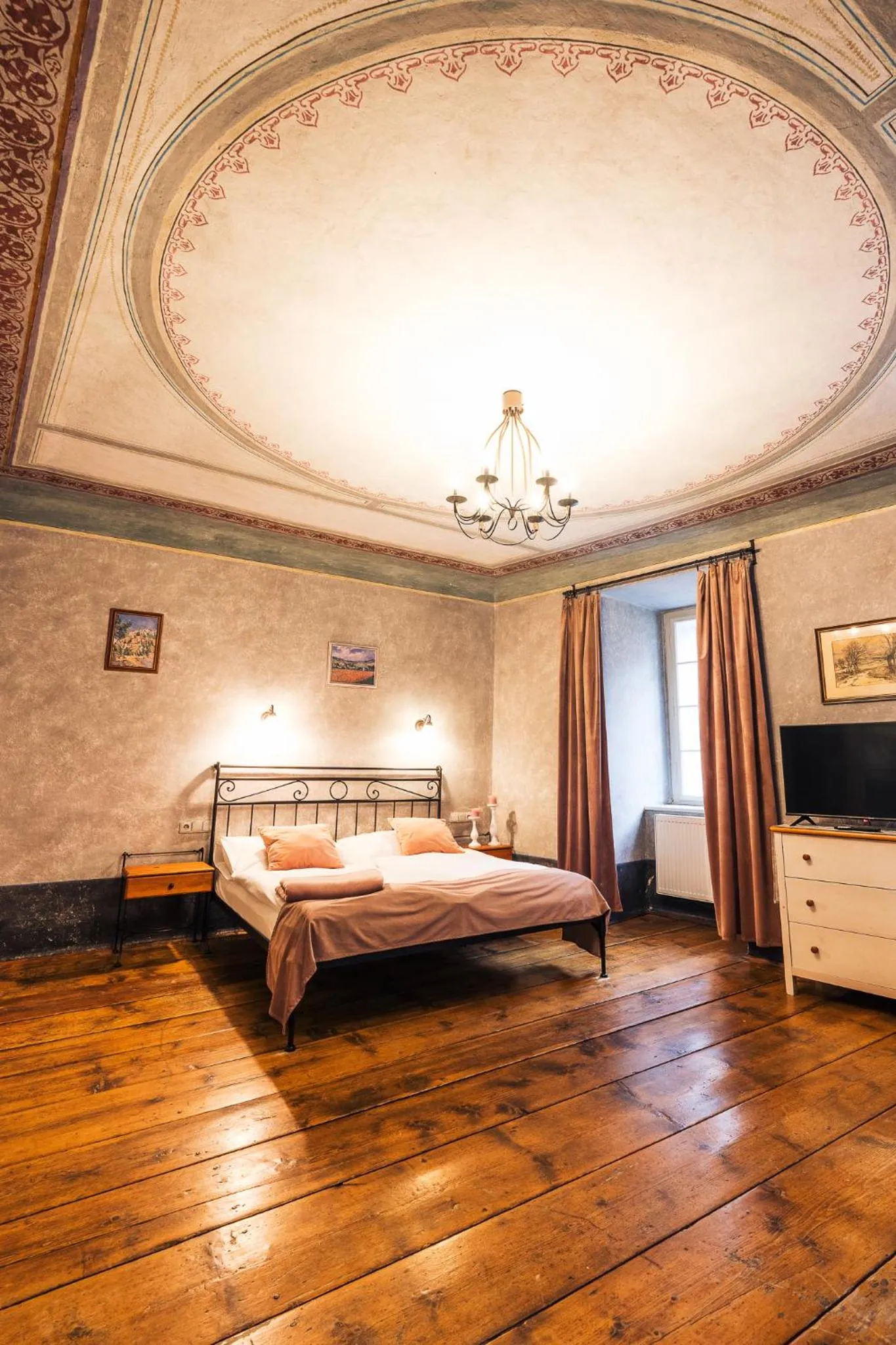 Bed in Penzion Thallerův Dům