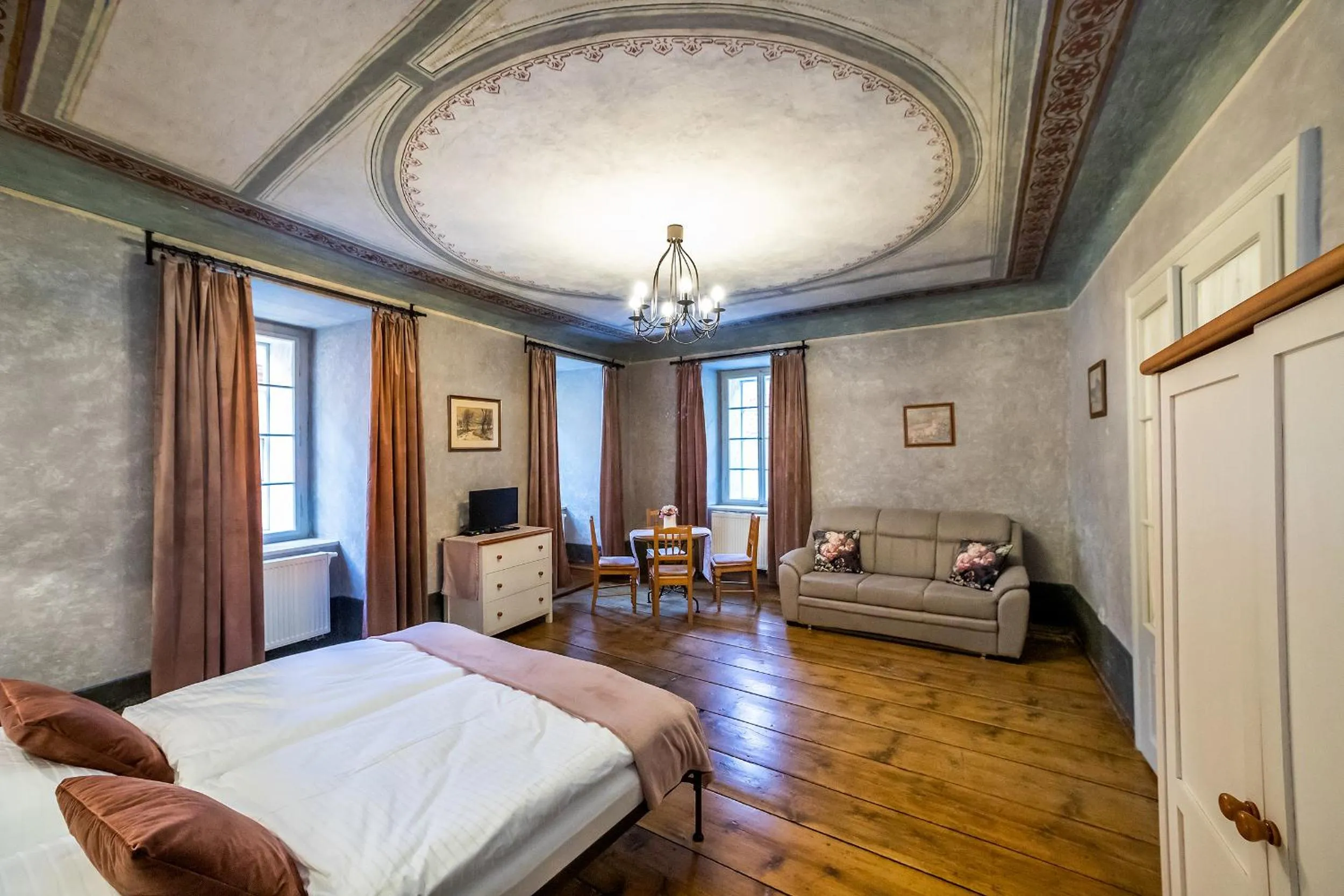 Bed in Penzion Thallerův Dům