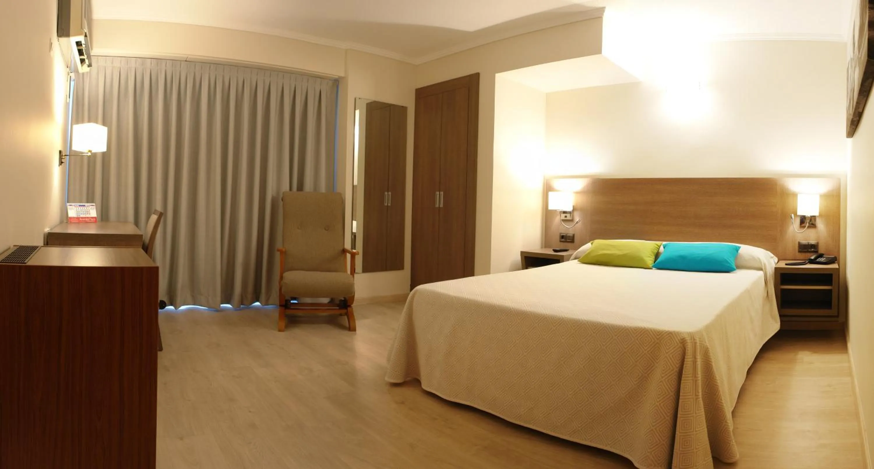 Photo of the whole room, Bed in Hotel Avenida Plaza