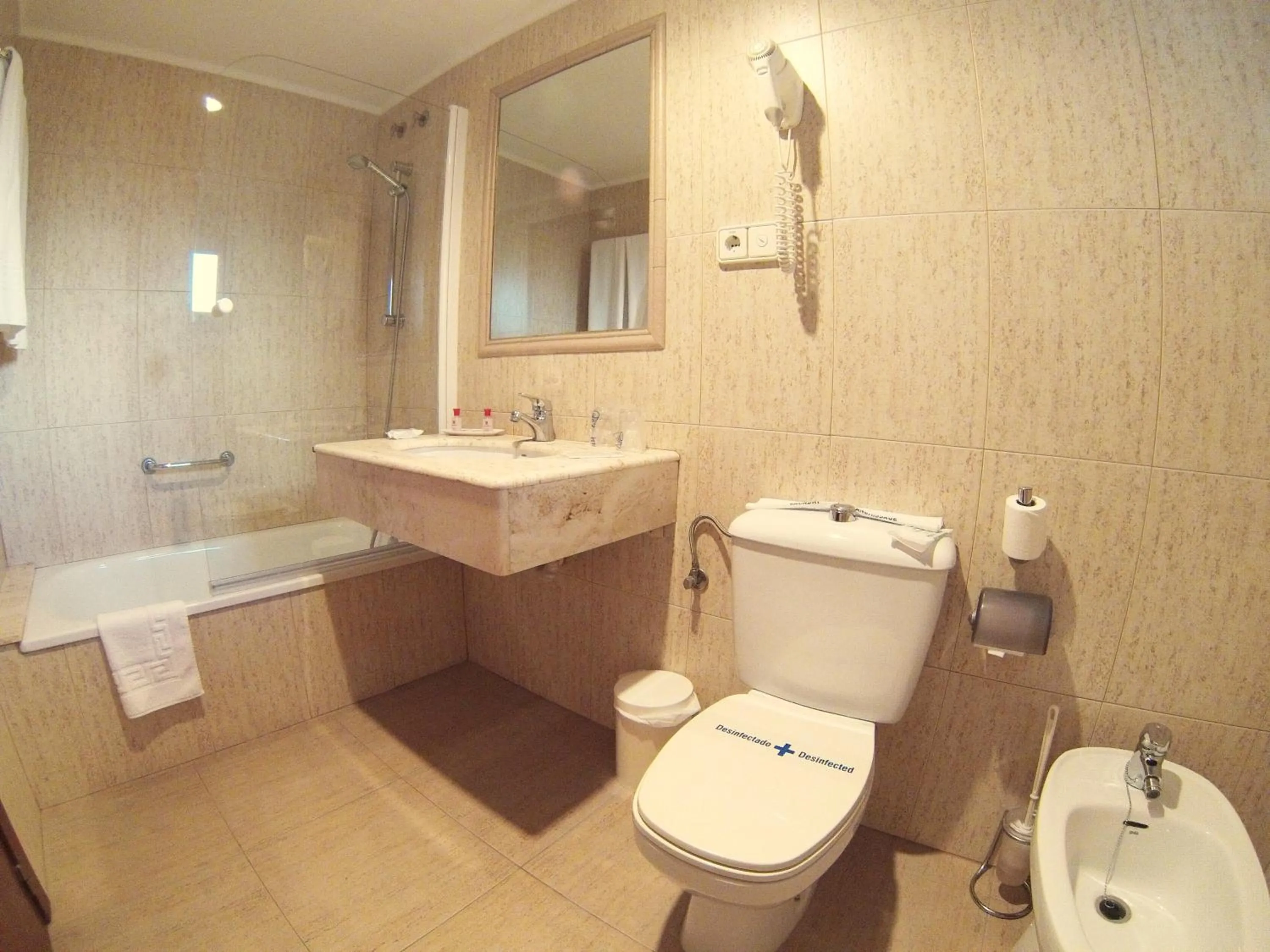 Bathroom in Hotel Avenida Plaza