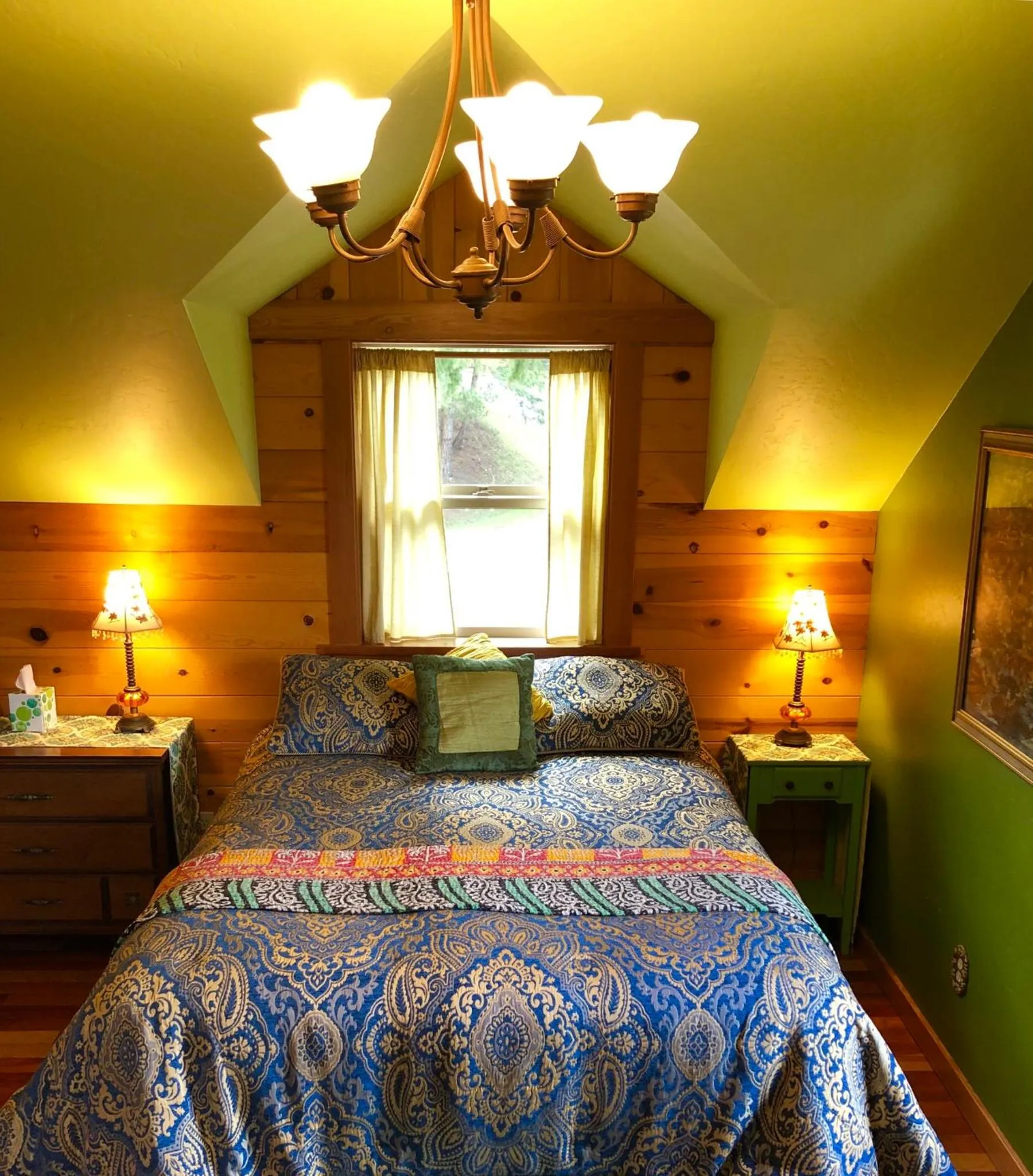 Bed in Juniper Lane Guest House