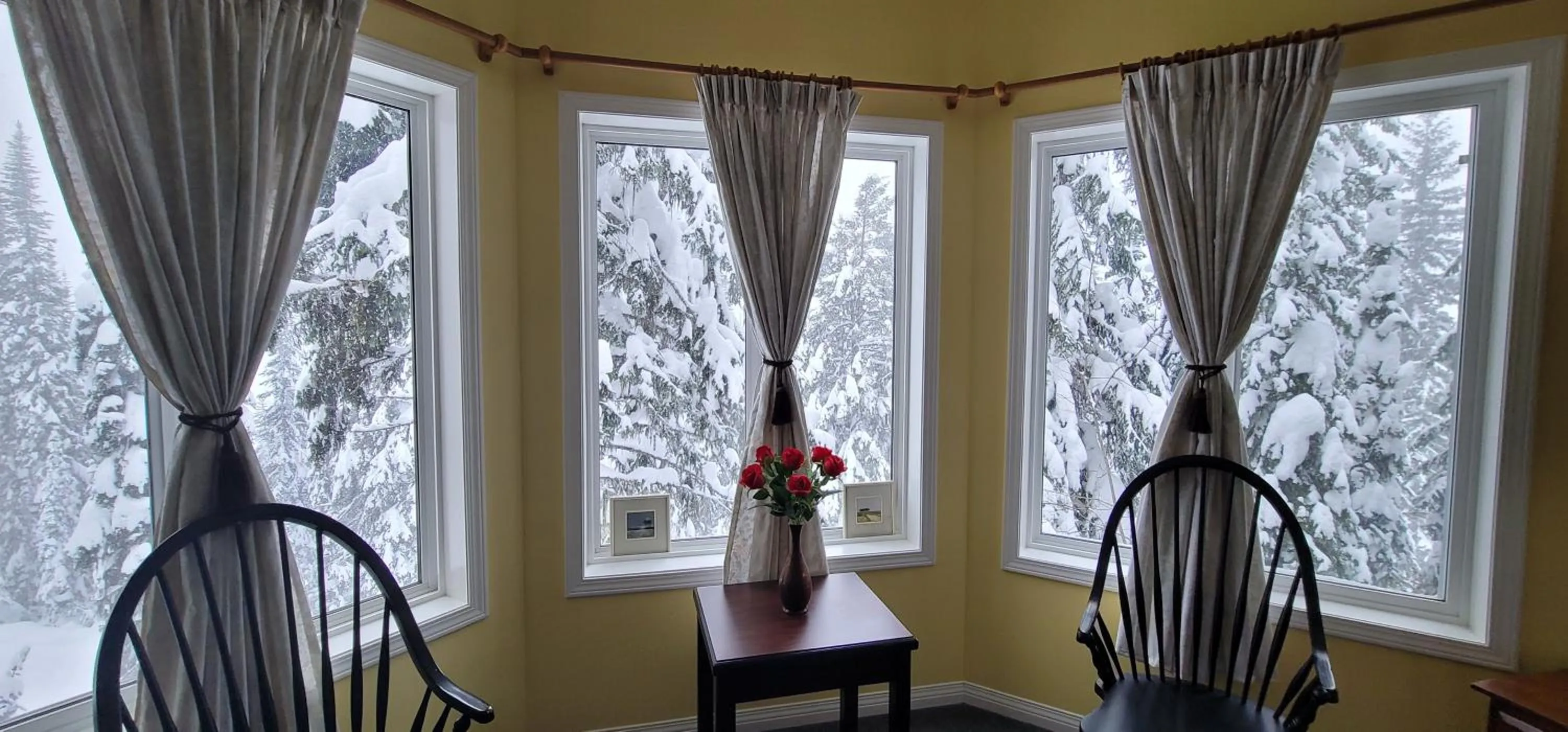 Vacation Homes by The Bulldog- Berker's Suite A