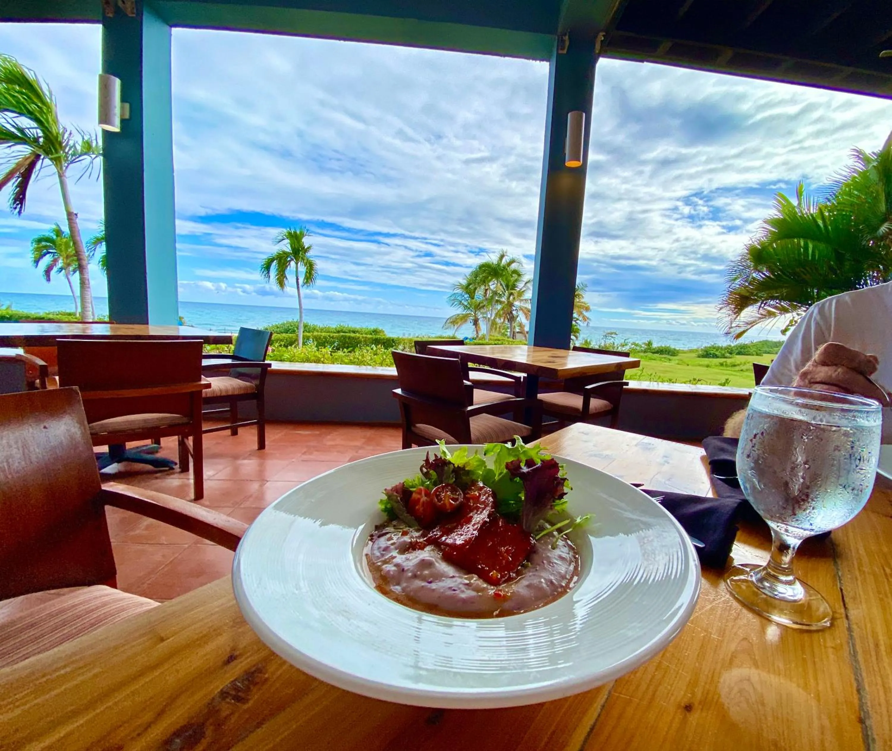 Food and drinks in Blue Horizon Boutique Resort